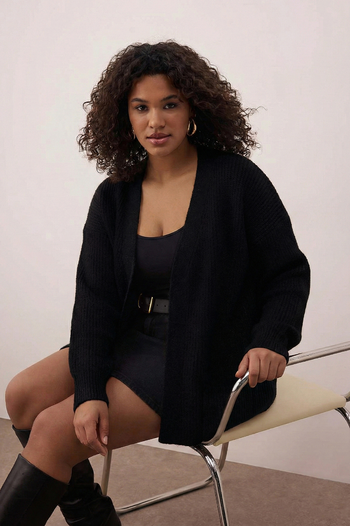 Trendyolmilla  Siyah Yumuşak Dokulu Cep Detaylı Triko Hırka TBBAW26AV00027 - Görsel 2