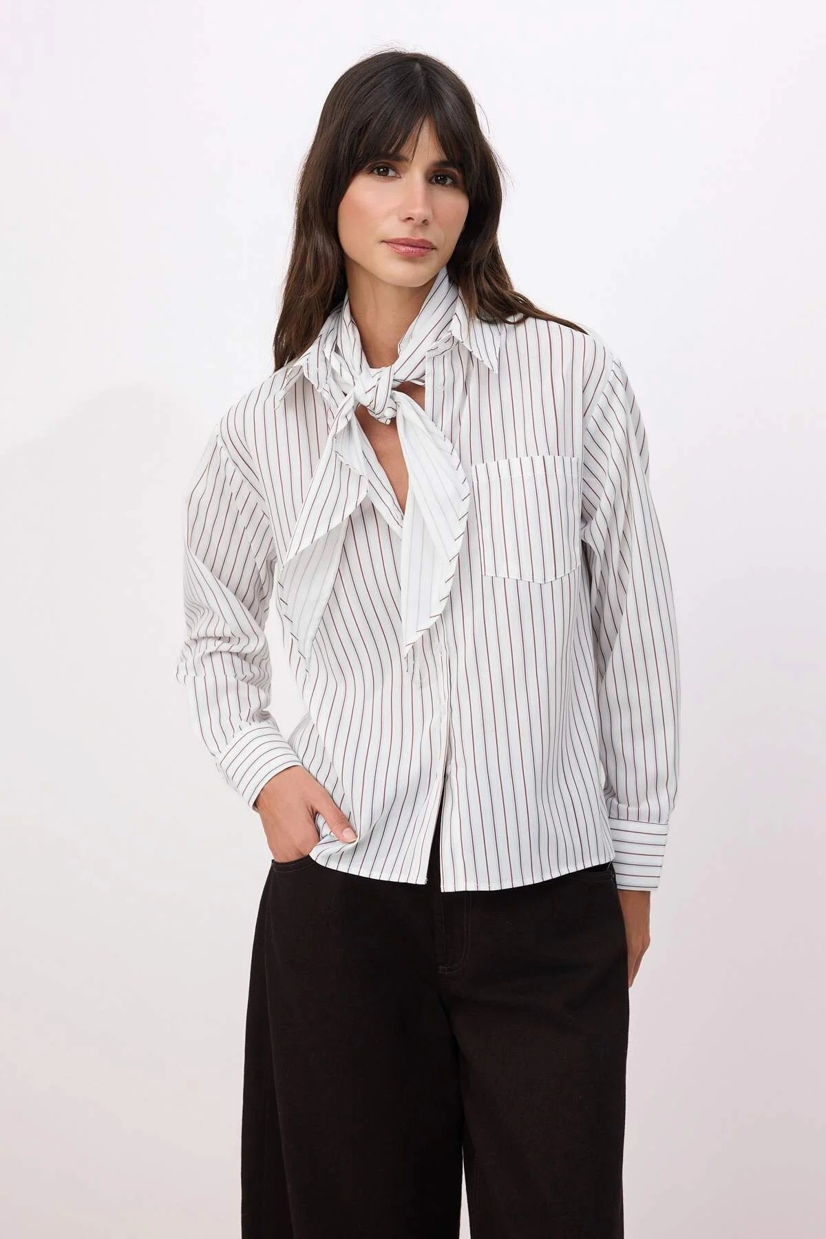 Trendyolmilla  Beyaz-Çok Renkli Çıkarılabilir Fular Detaylı Gömlek TWOSS26GO00008 - Görsel 4