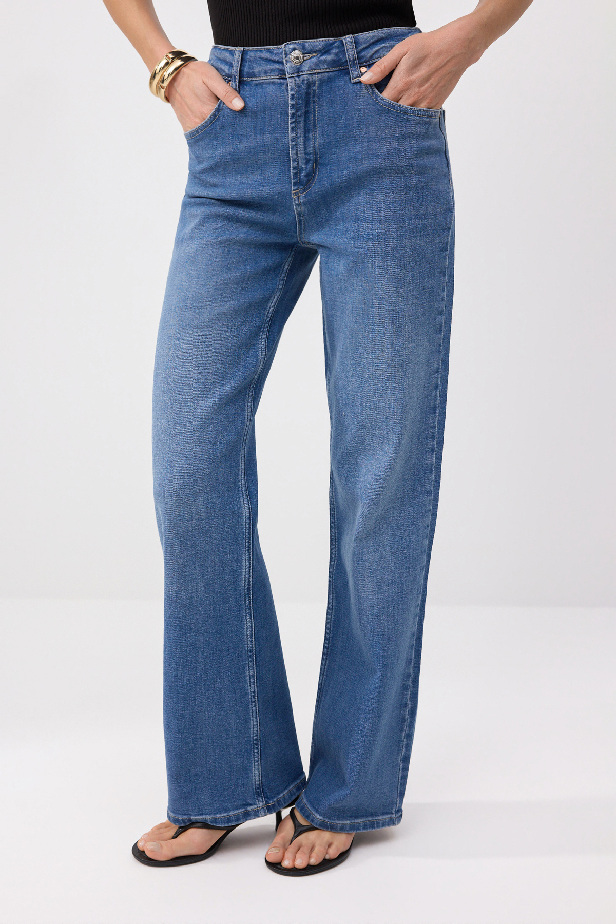 Trendyolmilla  Premium Mavi Özel Kumaş Yüksek Bel Orta Esnek Straight Düz Kesim Jeans TWOSS26JE00147 - Görsel 4