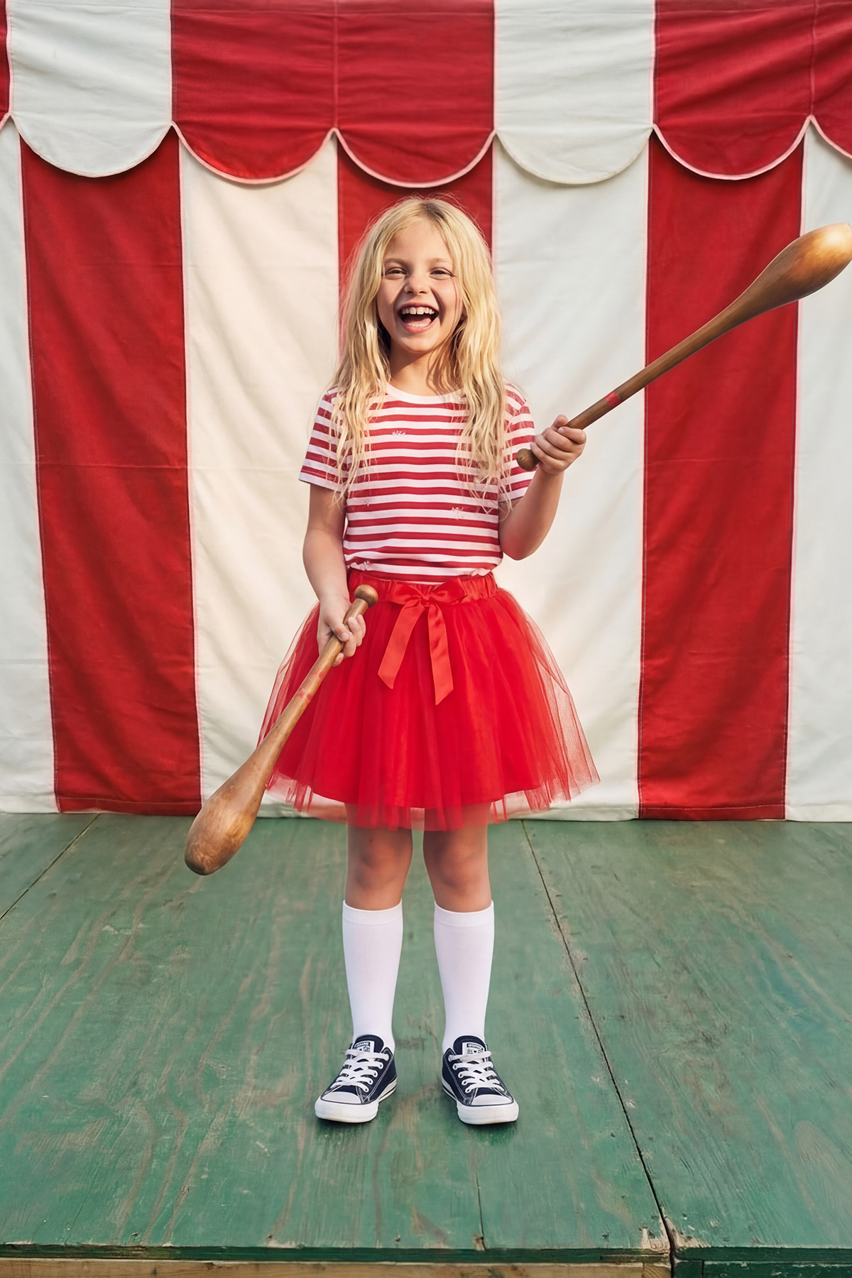 Trendyolmilla Kids Kırmızı Kız Çocuk Regular/Normal Kalıp 23 Nisan KurdeleliTütü Dokuma Etek TKDAW25ET00004