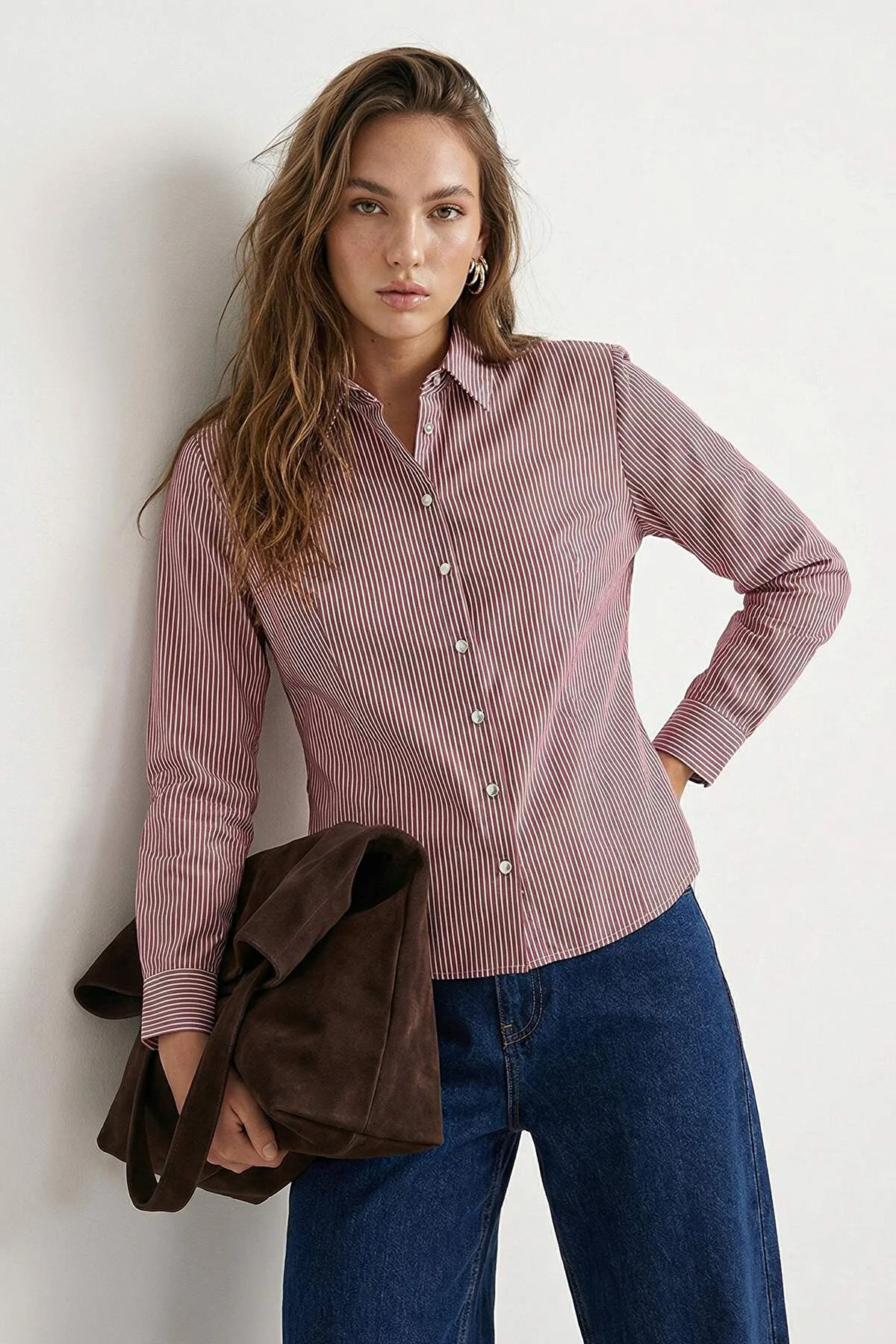 Trendyolmilla  Bordo Çok Renkli Çizgili Gümüş Düğme Detaylı Bele Oturan Vatkalı Gömlek TWOAW26GO00064