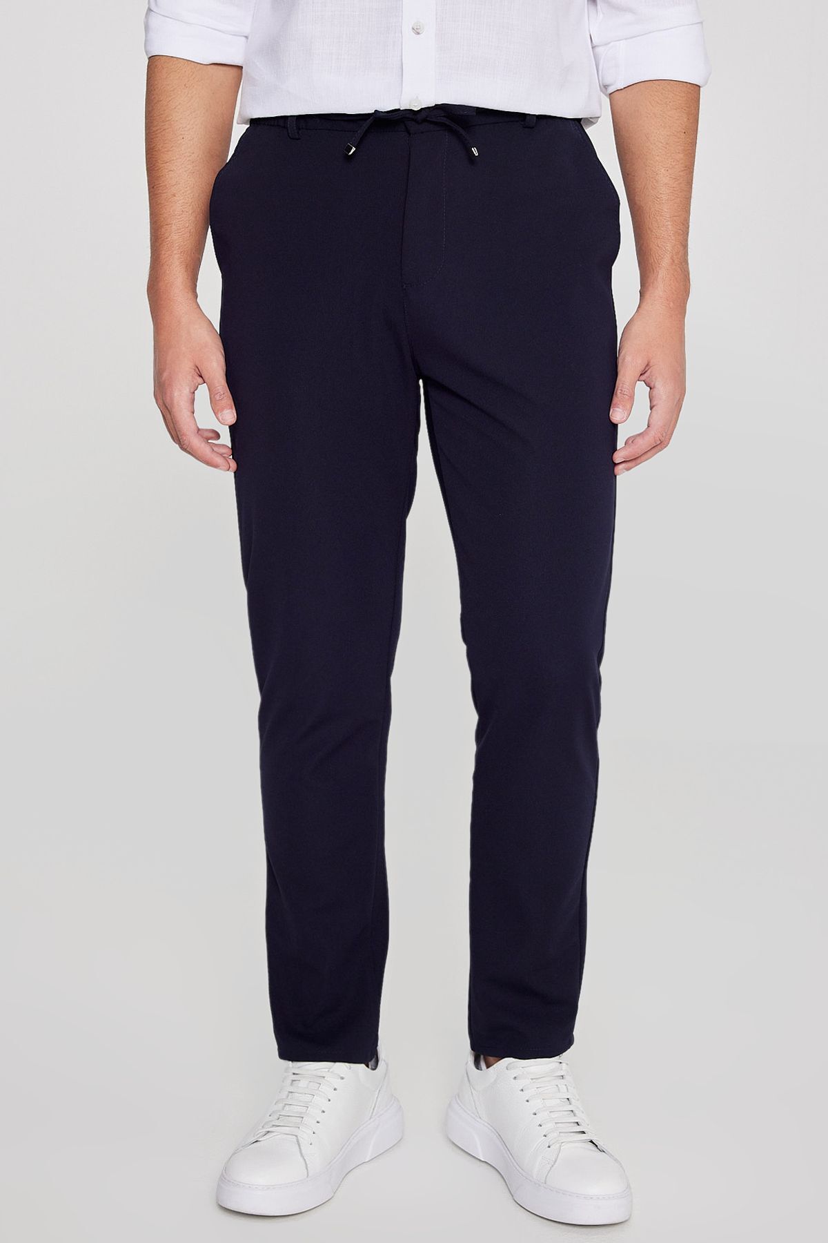 AC&Co / Altınyıldız Classics Erkek Lacivert Slim Fit Dar Kesim Beli Bağlamalı Yan Cepli Casual Jogger Pantolon görsel 2