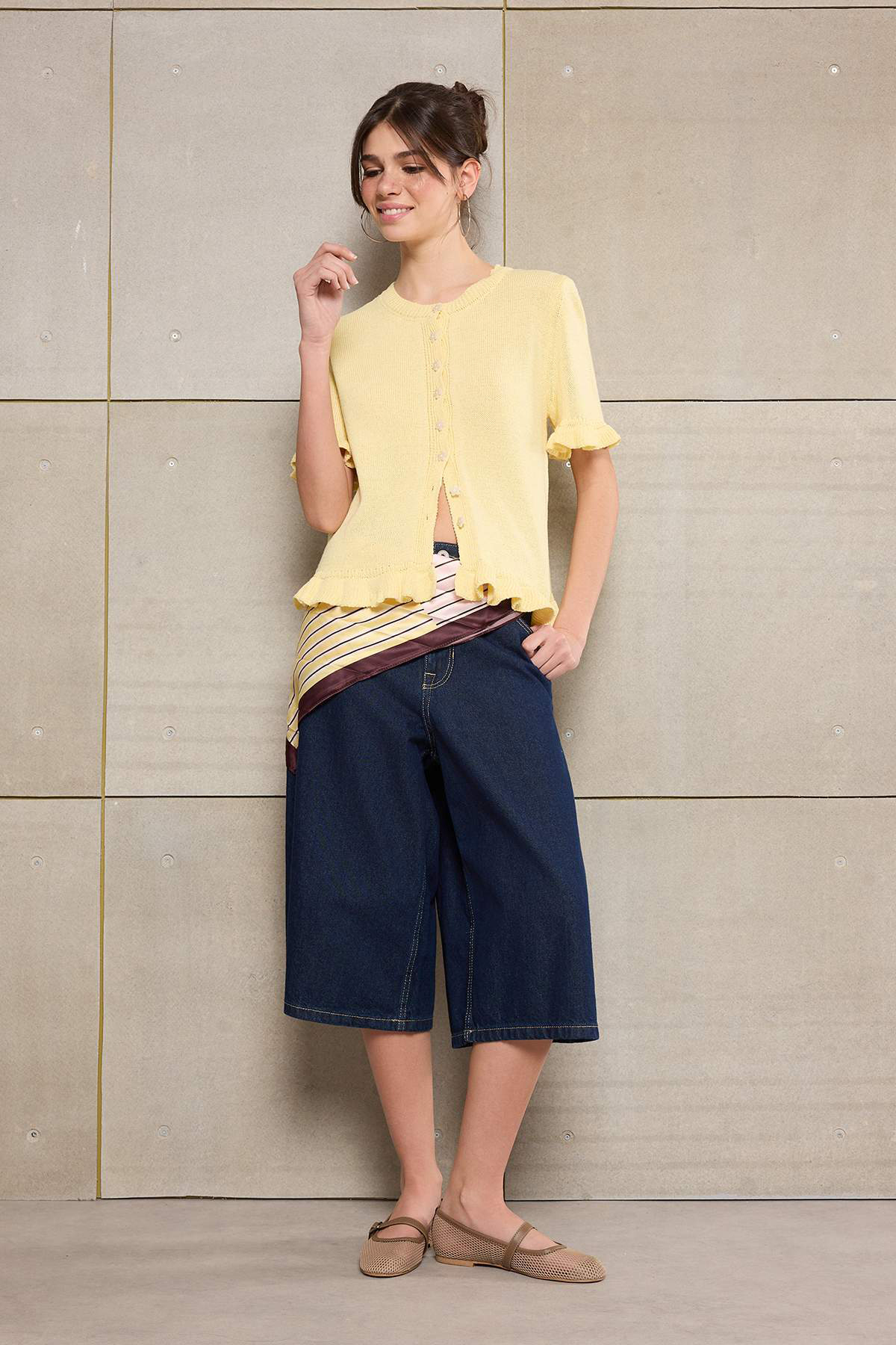 Trendyolmilla  Teen Sarı Çiçek Düğme Detaylı Bisiklet Yaka Triko Bluz TWOSS26BZ00119 - Görsel 2