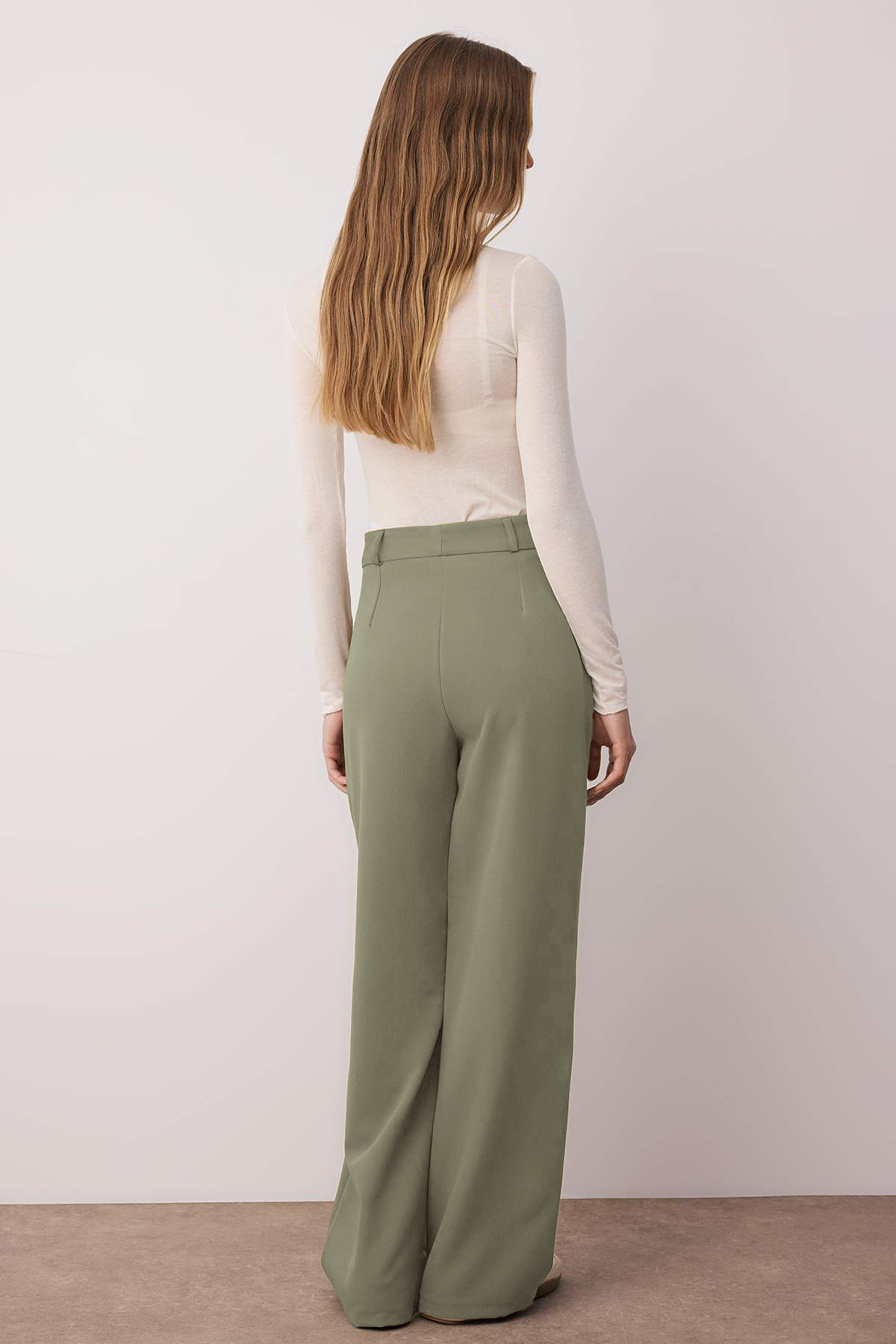 Trendyolmilla  Açık Haki Yüksek Bel Wide Leg/Geniş Paça Pilili Dokuma Kumaş Pantolon TWOAW21PL0076 - Görsel 5