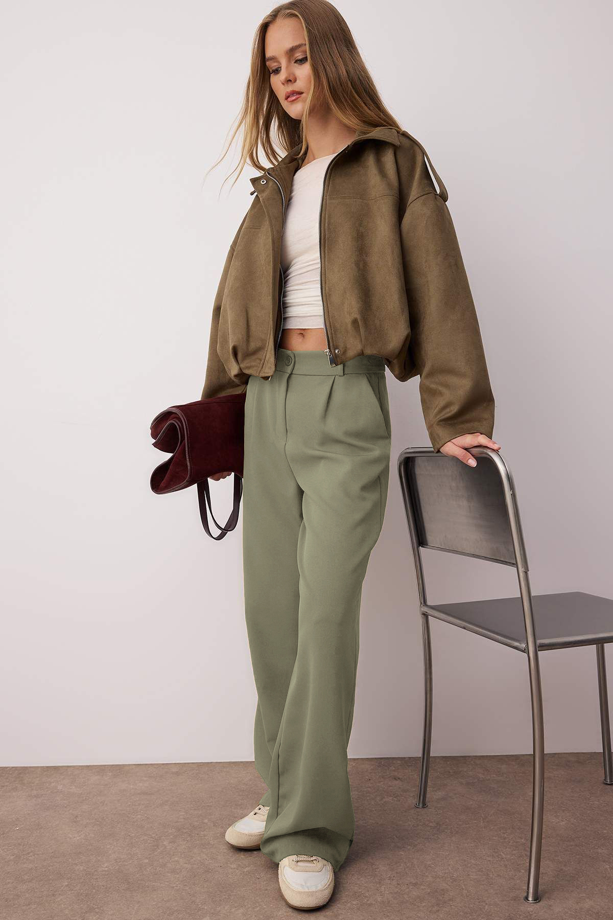 Trendyolmilla  Açık Haki Yüksek Bel Wide Leg/Geniş Paça Pilili Dokuma Kumaş Pantolon TWOAW21PL0076 - Görsel 3