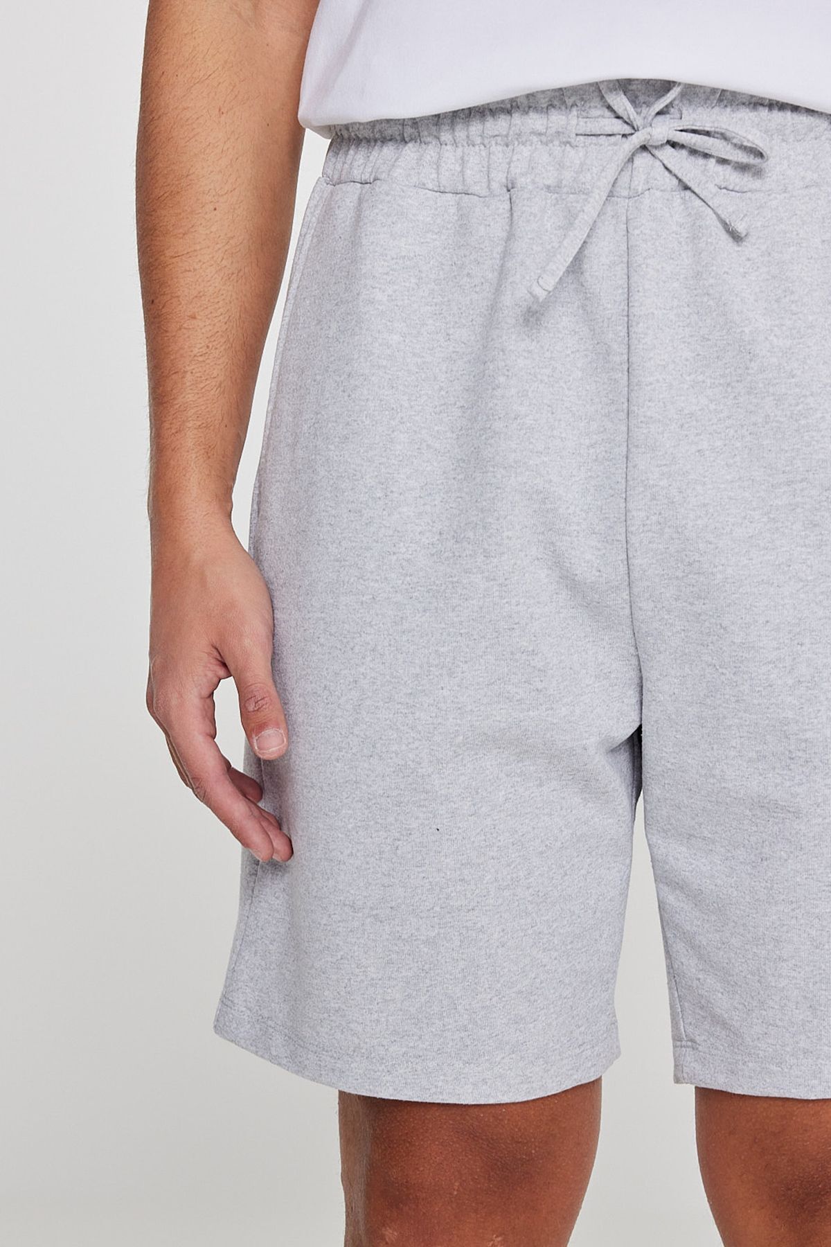 AC&Co / Altınyıldız Classics  Erkek Gri Melanj Pamuklu Rahat Nefes Alabilen 2 İplik Cepli Örme Şort Standart Fit Normal Kesim - Görsel 5