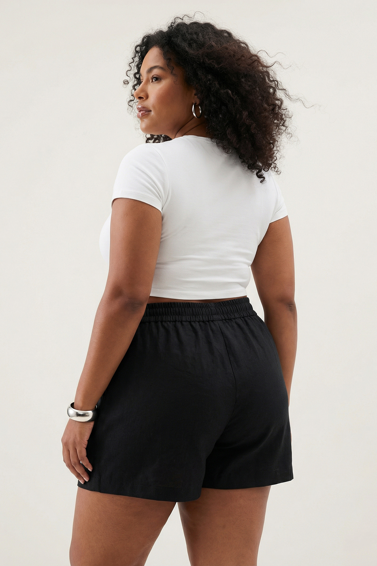 Trendyolmilla  Plaj Giyim Siyah Müslin Dokuma Yüksek Bel Şort & Bermuda TBBSS26AP00005 - Görsel 3