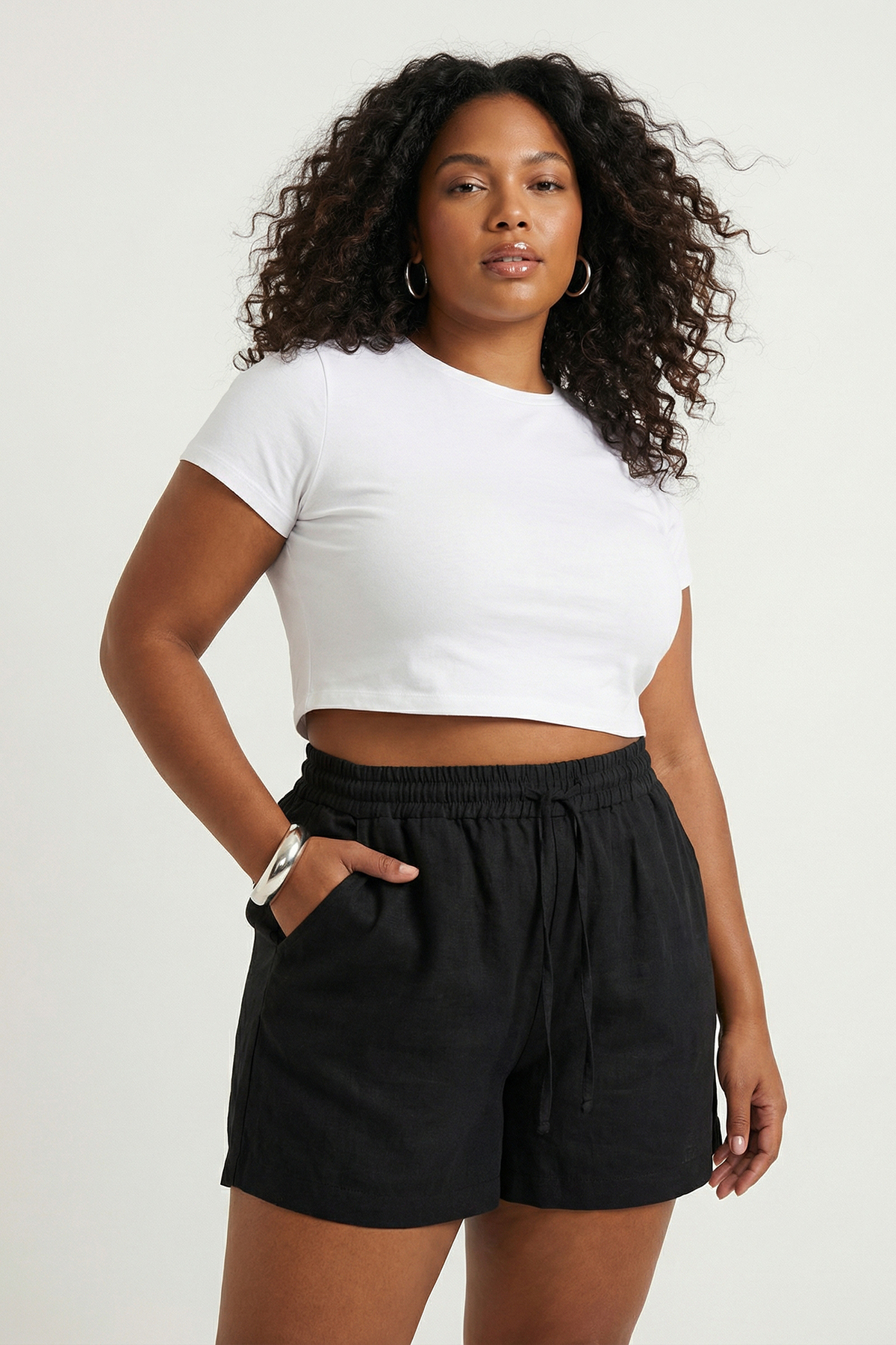 Trendyolmilla  Plaj Giyim Siyah Müslin Dokuma Yüksek Bel Şort & Bermuda TBBSS26AP00005 - Görsel 2