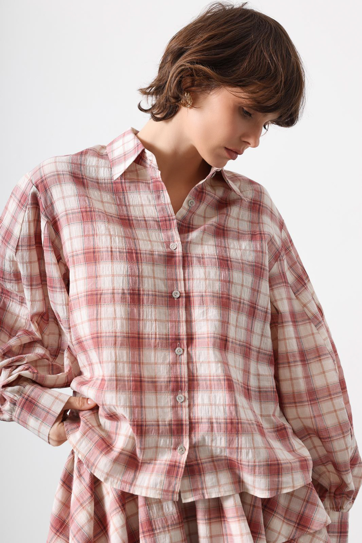 Trendyolmilla  Pembe Ekoseli Gömlek Kemerli Dantelli Etek Dokuma Alt - Üst Takım TWOSS26AU00168 - Görsel 4