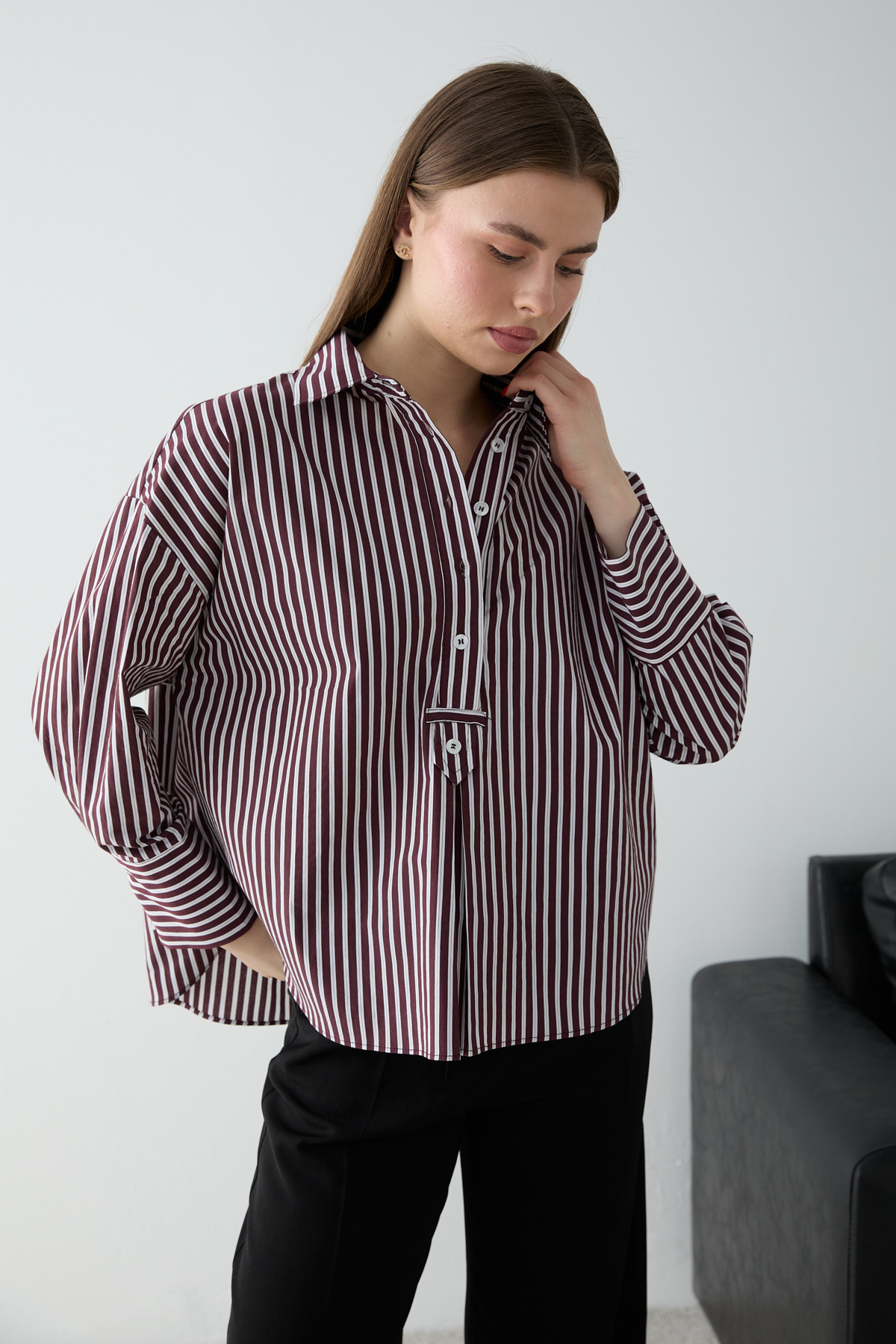 Trendyolmilla  Bordo-Ekru Çizgili Yarım Düğmeli Oversize Dokuma Bluz TWOSS26BZ00565