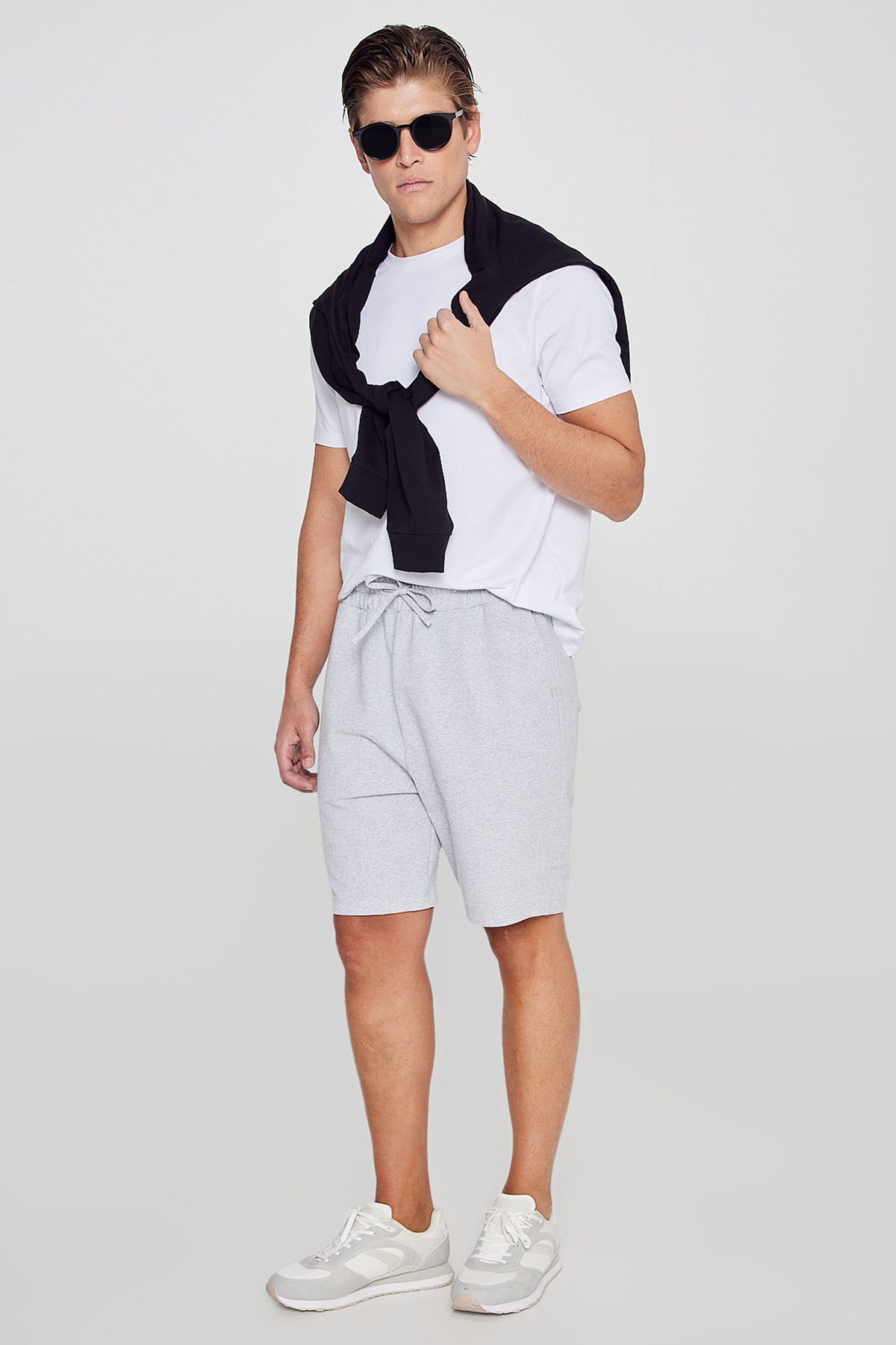 AC&Co / Altınyıldız Classics  Erkek Gri Melanj Pamuklu Rahat Nefes Alabilen 2 İplik Cepli Örme Şort Standart Fit Normal Kesim - Görsel 4