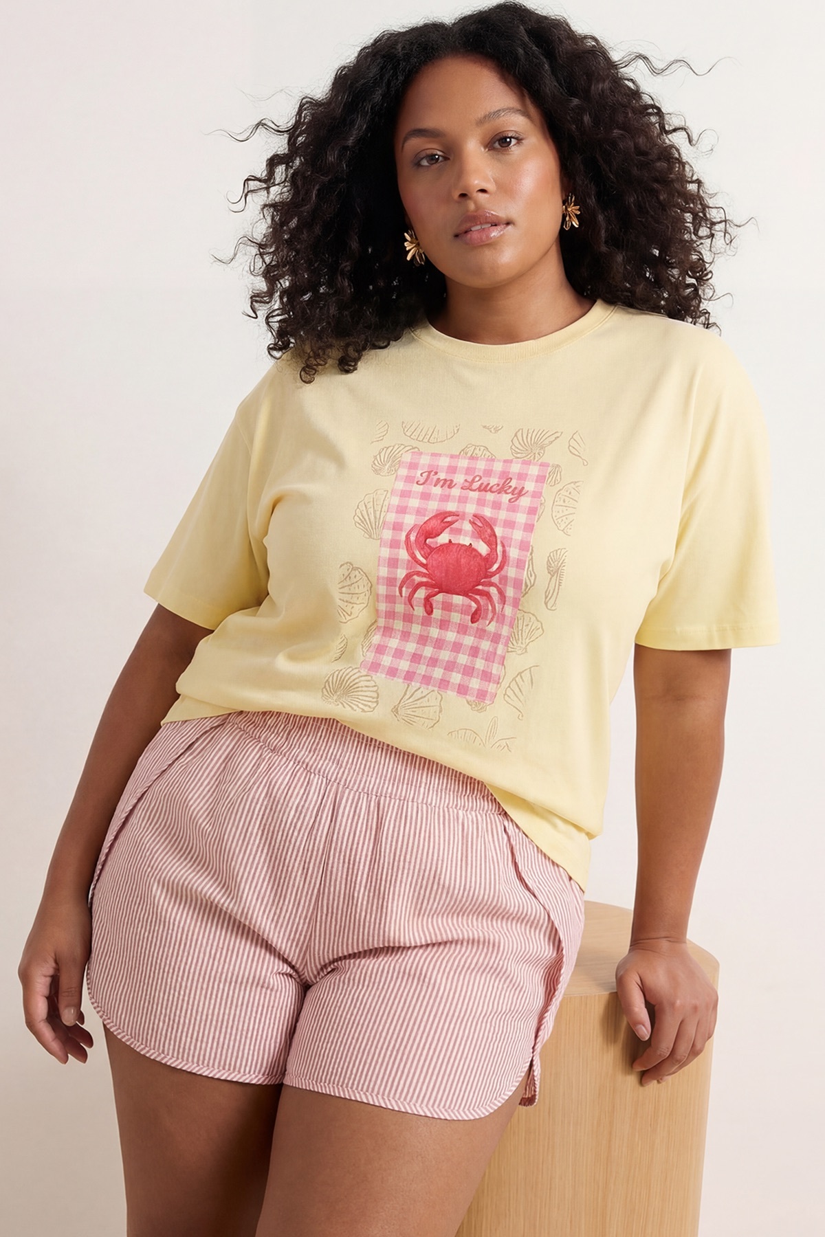 Trendyolmilla Curve Sarı Yengeç Baskılı Oversize Fit Uzun Boy Büyük Beden T-shirt TBBSS26BF00021