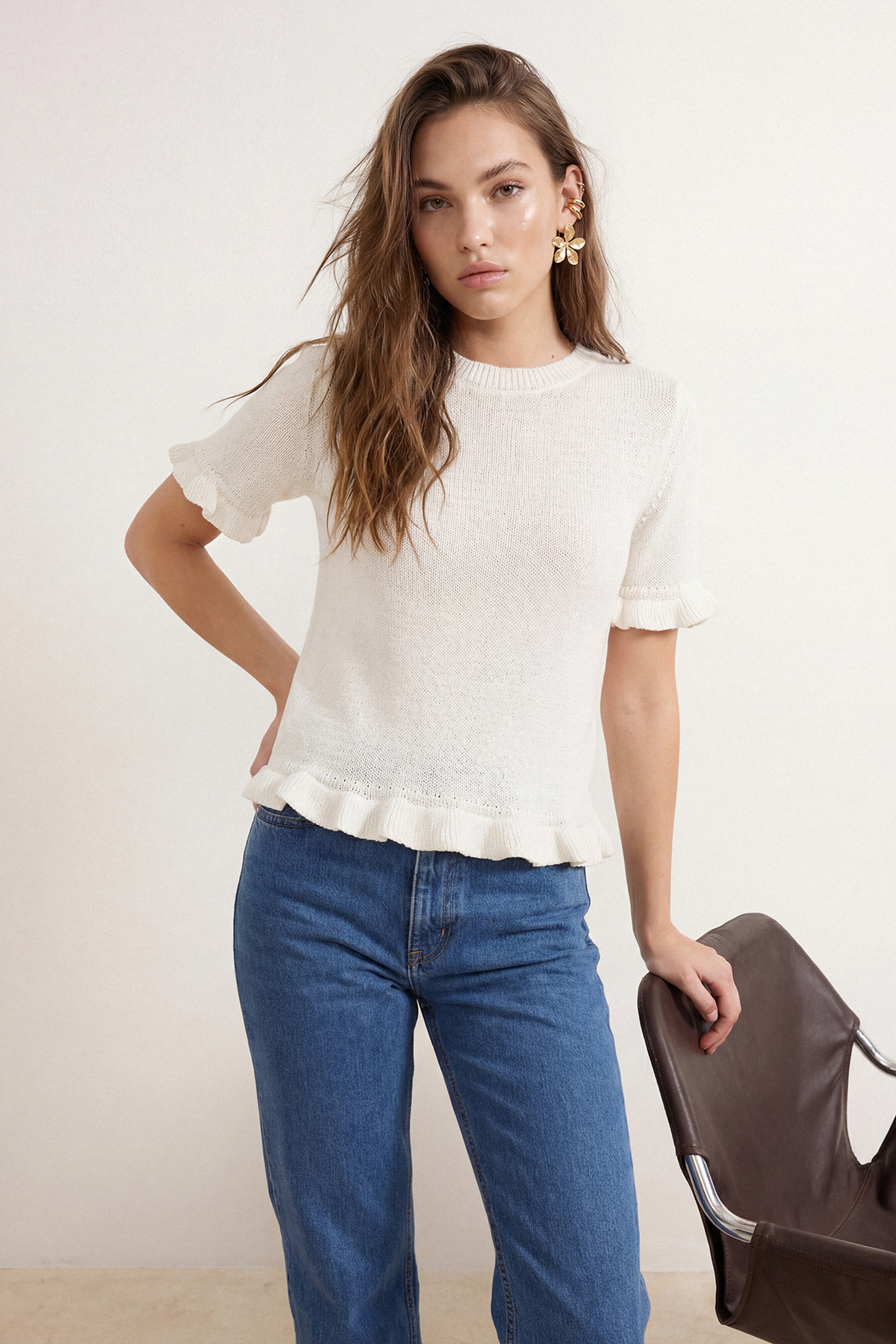 Trendyolmilla  Limited Edition Ekru Fırfır Detaylı Bisiklet Yaka Triko Bluz TWOSS26BZ00135 - Görsel 2