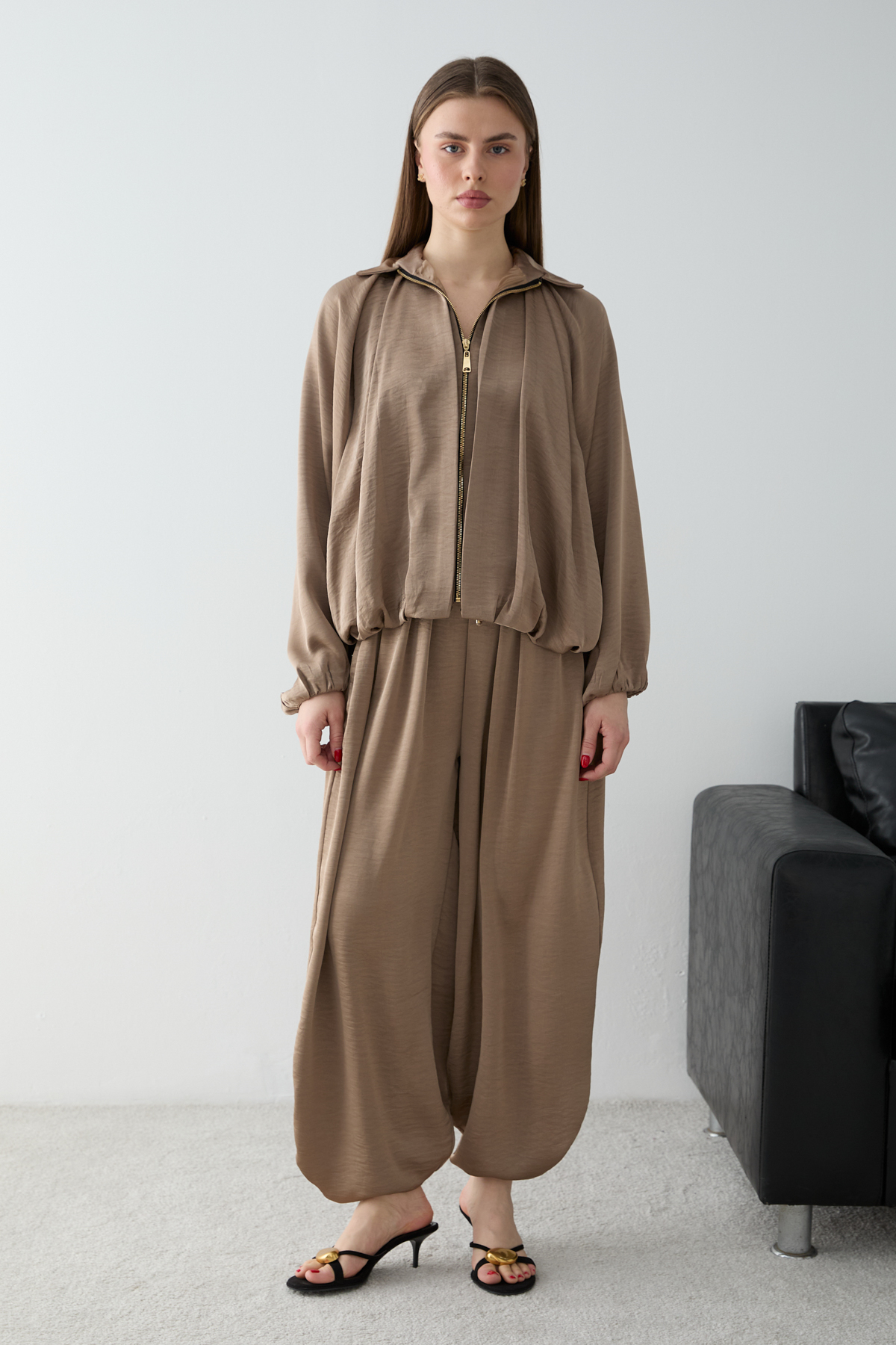 Trendyolmilla  Vizon Saten Balon Kalıp Pantolon Ceket Dokuma Alt - Üst Takım TWOAW26AU00114 - Görsel 8