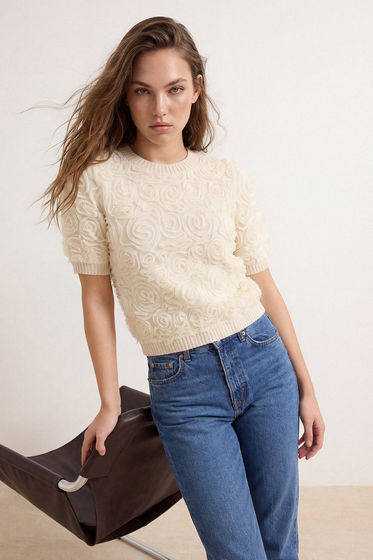 Trendyolmilla  Ekru Tül Gül Desenli Triko Orta Bluz TWOAW25BZ00321 - Görsel 2