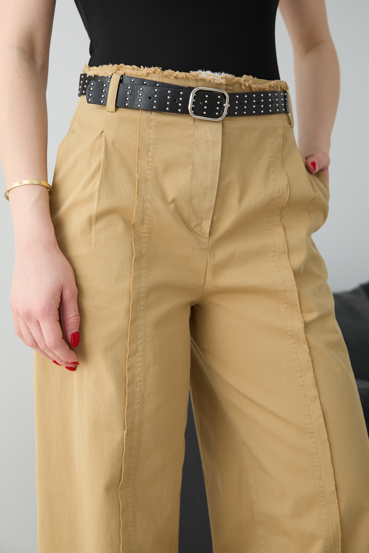 Trendyolmilla  Camel Kemerli %100 Pamuk Dokuma Barrel Pantolon TWOSS26PL00126 - Görsel 3