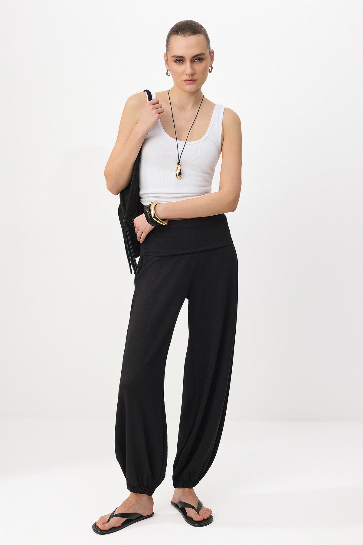 Trendyolmilla Siyah Şalvar/Lastikli Paça Yüksek Bel İnterlok Örme Pantolon TWOSS26PL00164