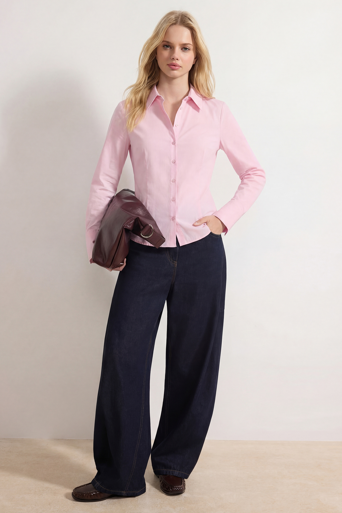 Trendyolmilla Wardrobe Essentials Pembe Hafif Bele Oturan Pamuklu Dokuma Gömlek TWOAW26GO00022