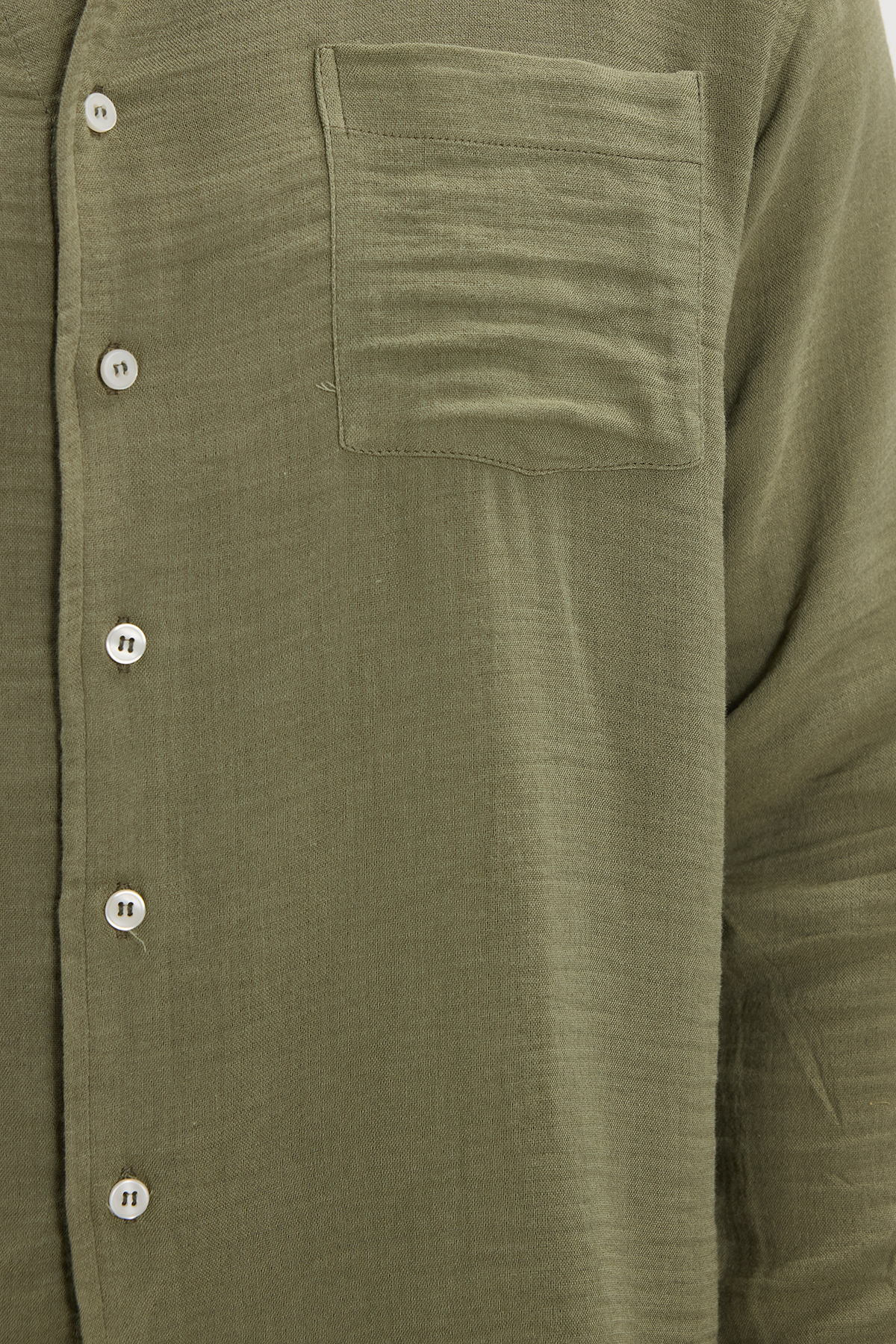 Tudors  Erkek Relax Fit Rahat Kesim Oversize Müslin Viskon Pamuklu Tek Cepli Düz Haki Gömlek - Görsel 5