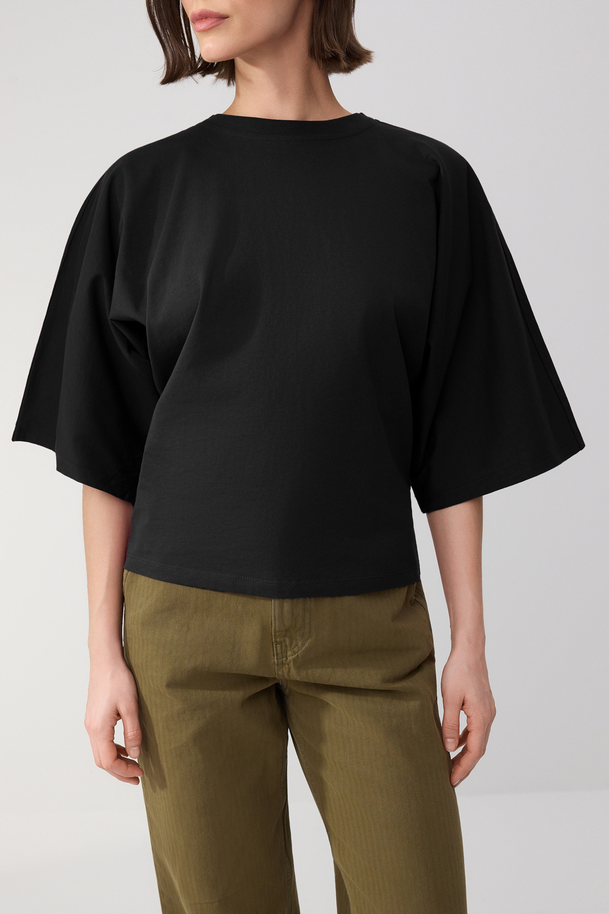 Trendyolmilla  Wardrobe Essentials-Siyah Geniş Kalıp Yarasa Kol %100 Pamuk Örme T-Shirt TWOSS26TS00047 - Görsel 3