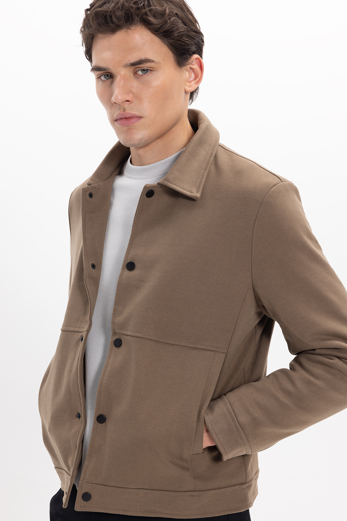 Tudors  Erkek Slim Fit Dar Kesim Çift Cepli Çıtçıt Kapamalı Kahverengi Mont - Görsel 5