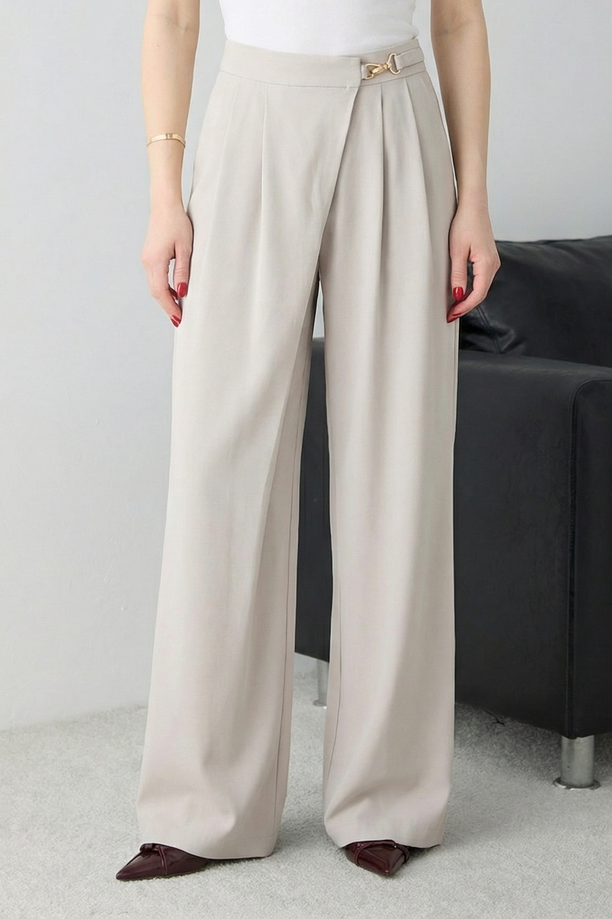 Trendyolmilla  Taş Kapama Detaylı Geniş Paça Modal Pantolon TWOSS26PL00128