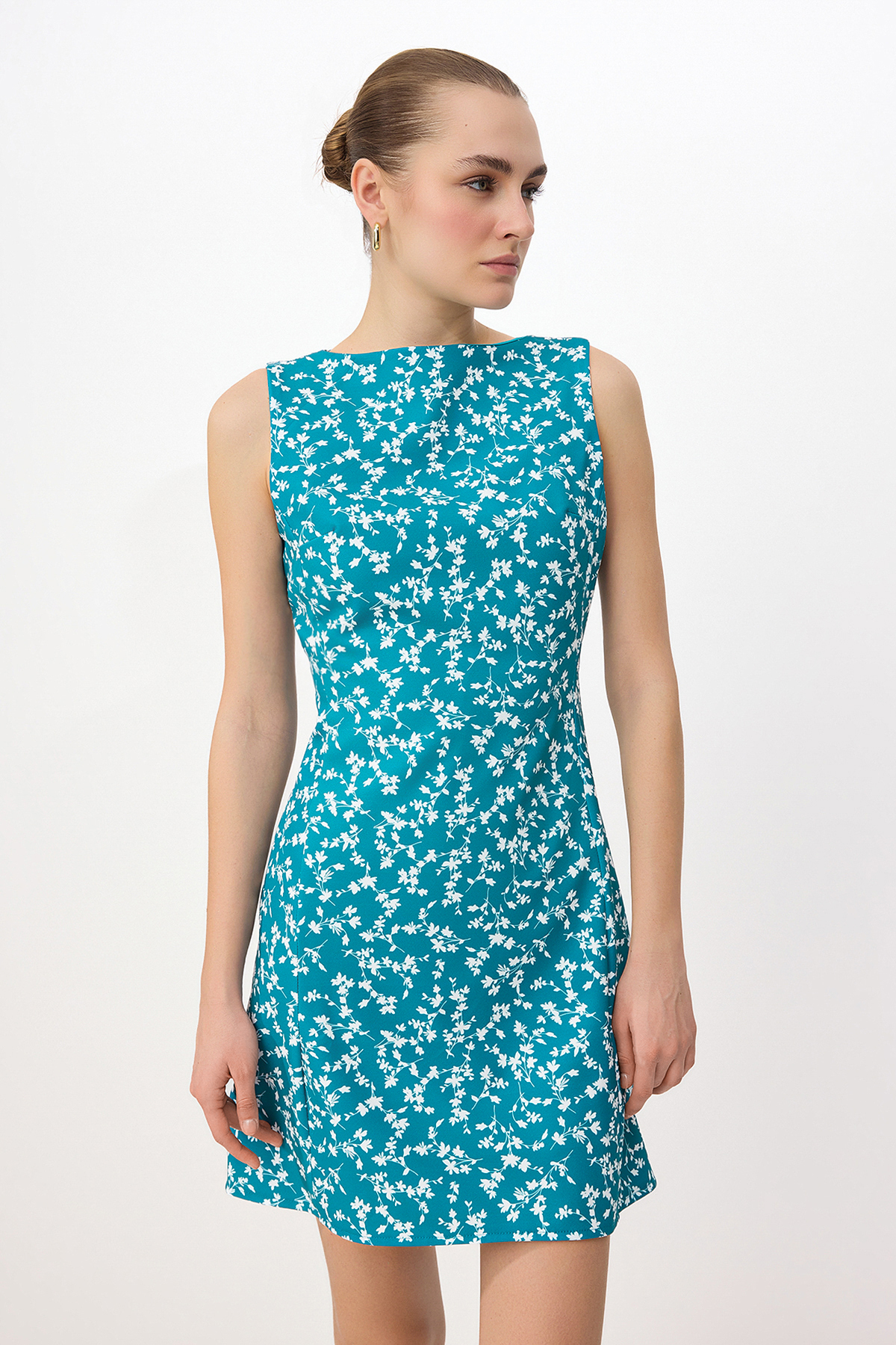 Trendyol Kollektion Grün-Mehrfarbiges, gerades, kurzes/Mini-Webkleid in A-Lin...