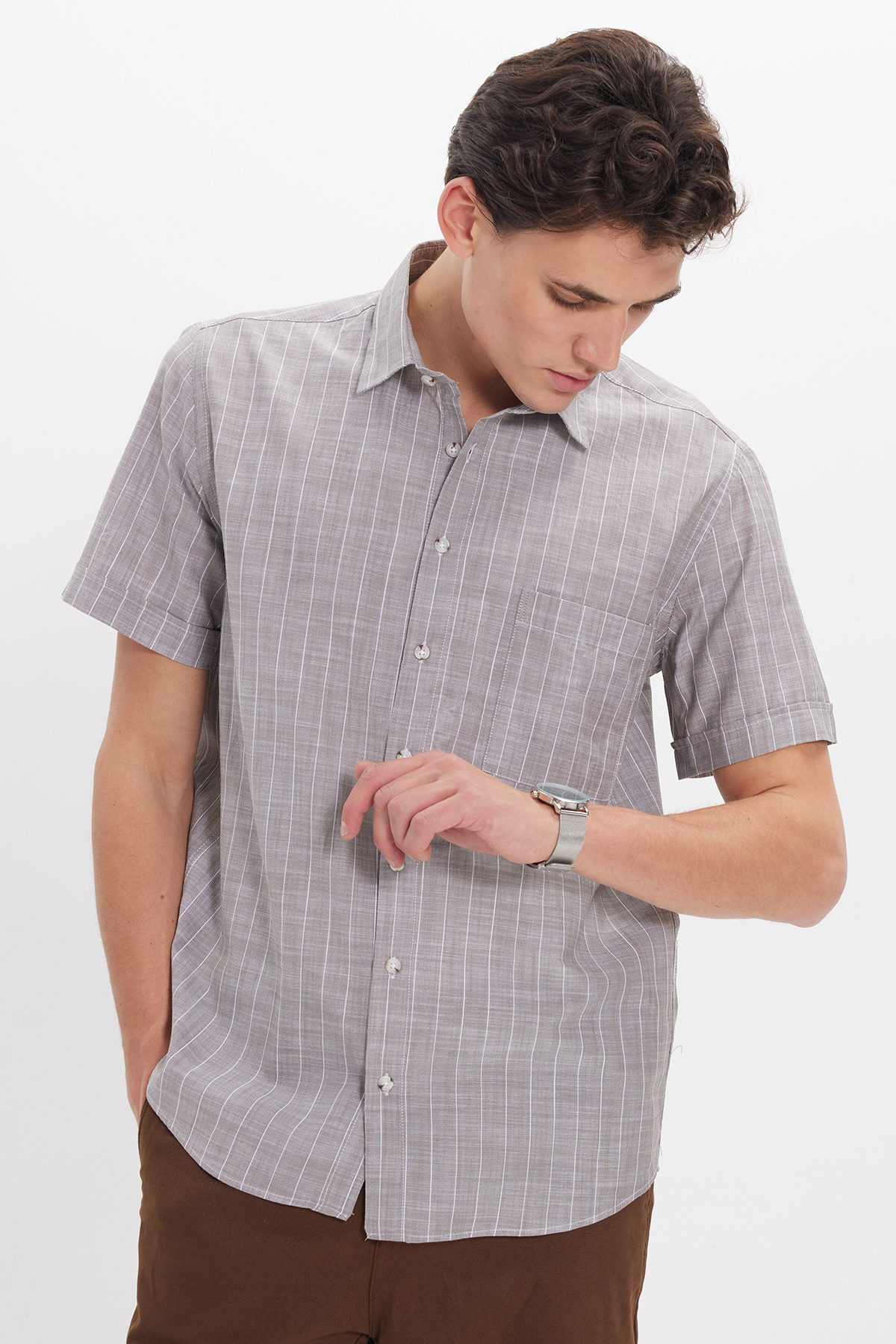 Men's Regular Fit Classic Cut Oversize 100% Cotton Linen Texture Single Pocket Striped Short Sleeve Khaki Shirt