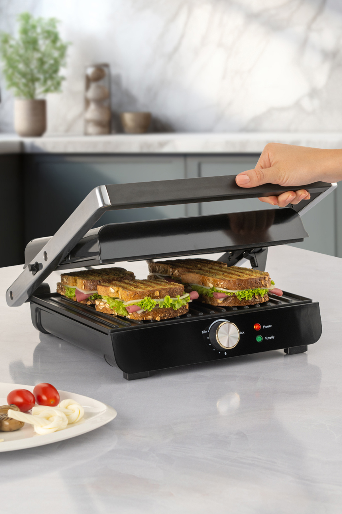 Grilliant 1356H 4 Slice Capacity Cast Plate Toaster and Grill Machine Inox