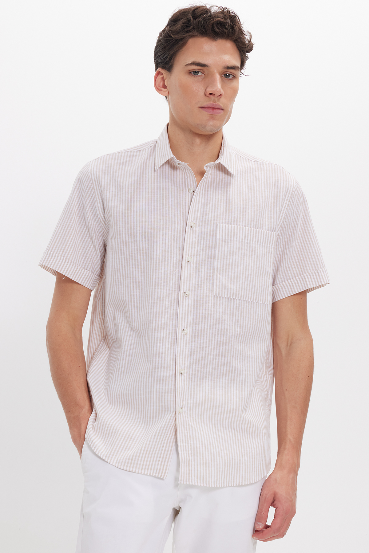 Men's Regular Fit Classic Cut Oversize 100% Cotton Linen Texture Single Pocket Striped Short Sleeve Beige Shirt