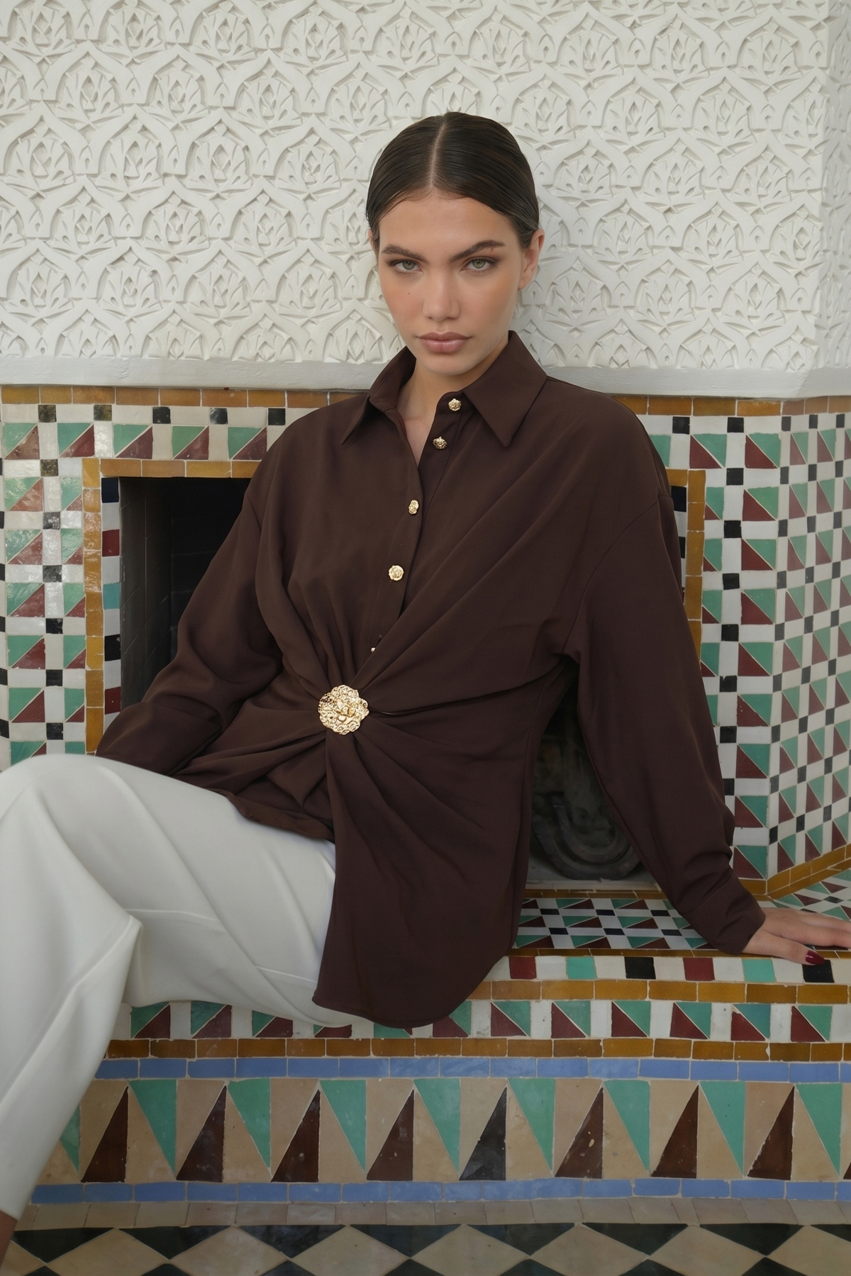 Trendyolmilla Modest Kahverengi Oversize Aksesuar Detaylı Gömlek TCTSS26TG00048