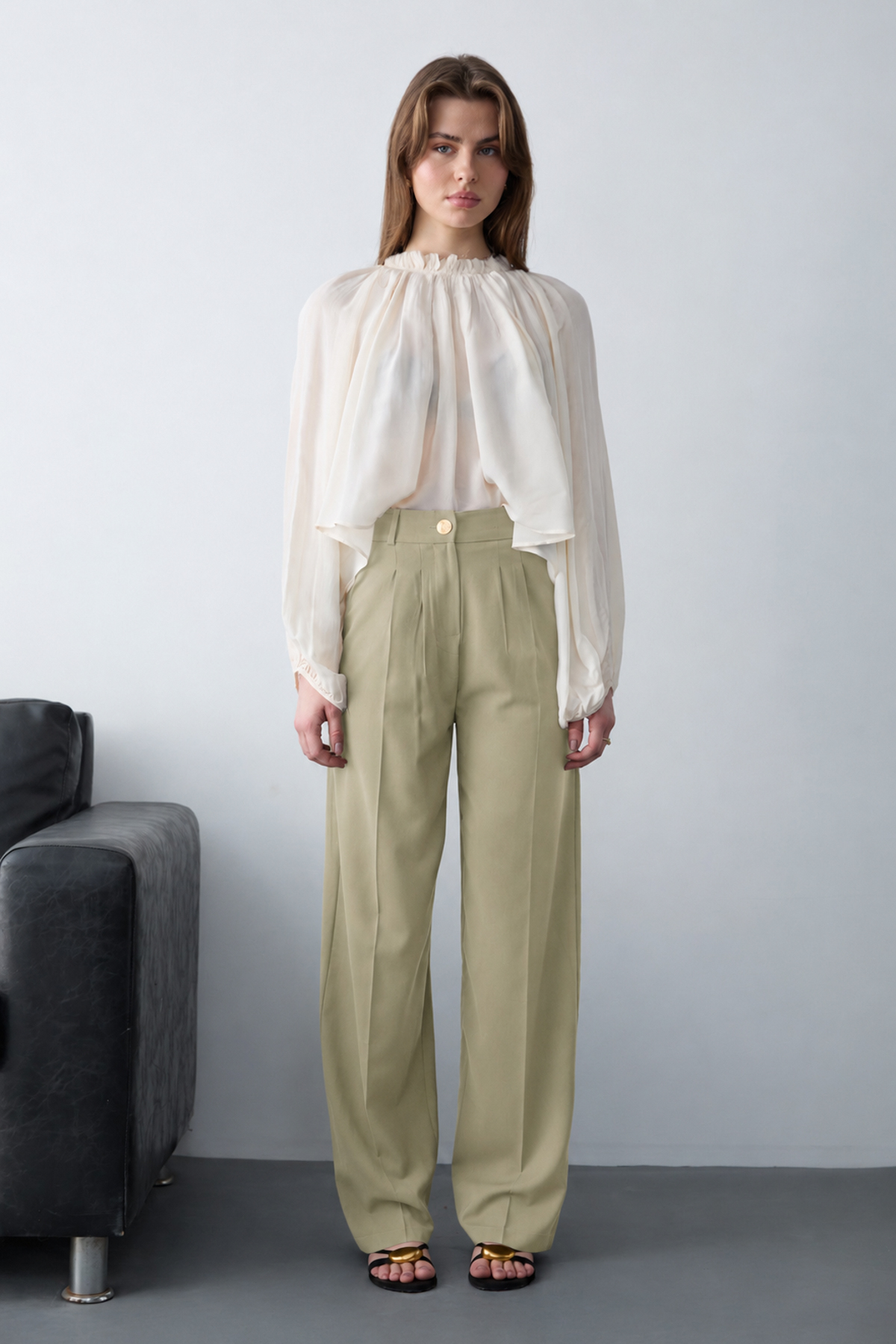 Trendyolmilla Açık Haki Yüksel Bel Geniş Paça Dokuma Pantolon TWOAW26PL00161