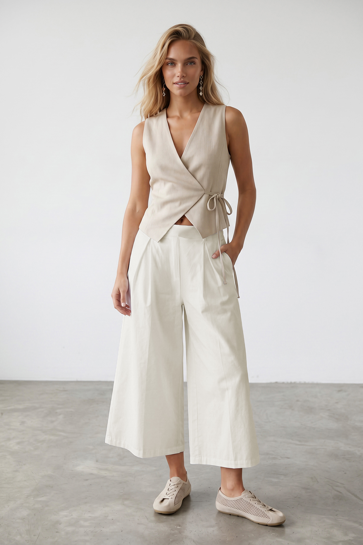 Women's Stone Double Pocket Waist Pleated Lined Poplin Capri Pants Alc-X15518