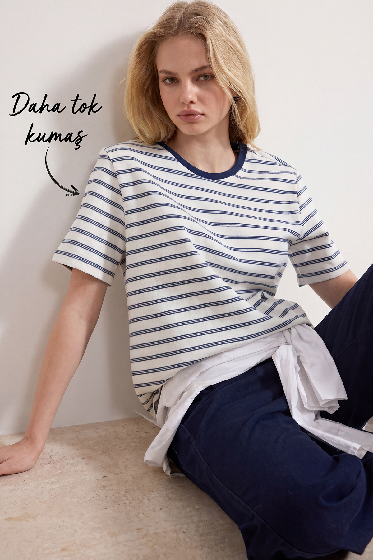 Trendyolmilla Lacivert Çizgili Regular/Normal Kalıp Kısa Kollu Tok İnterlok Örme T-Shirt TWOSS26TS00067