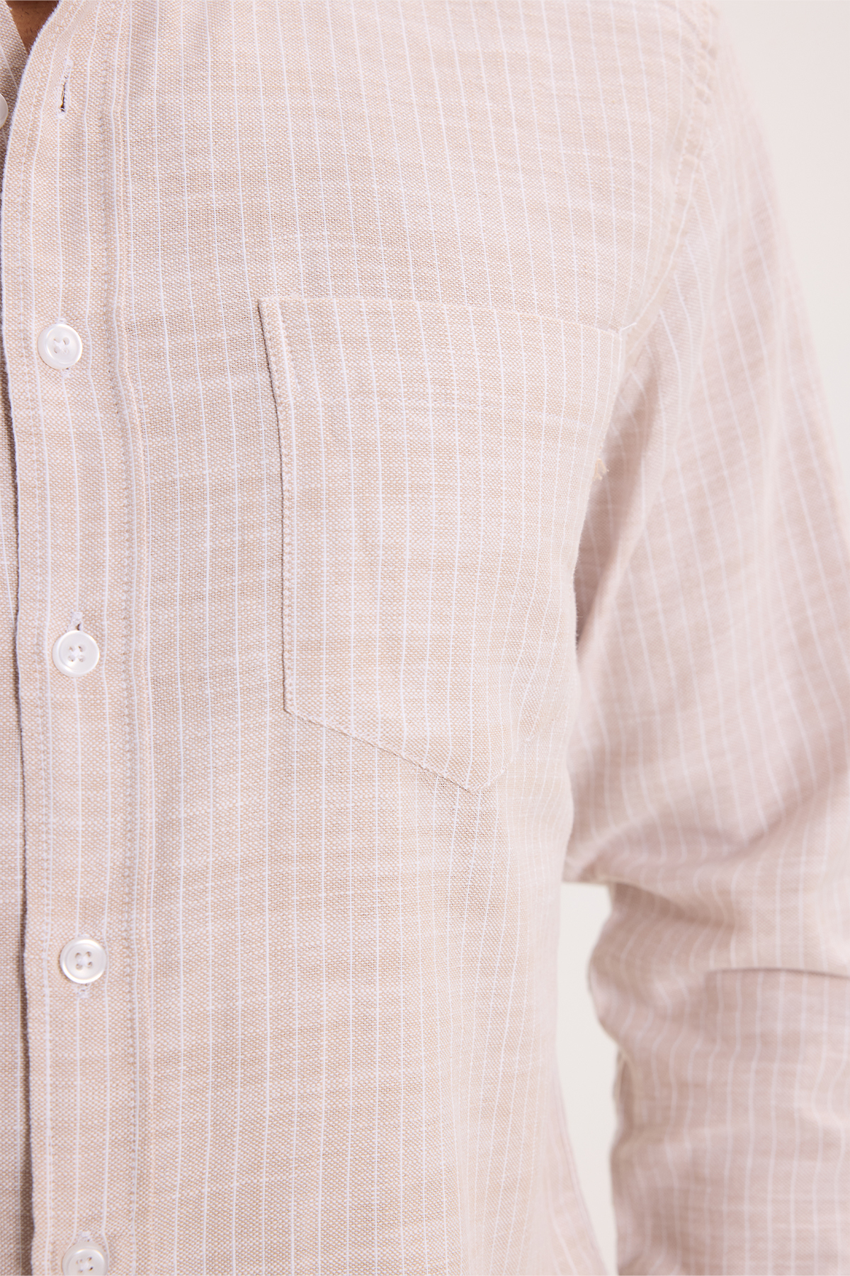 پیراهن تودورز مردانه کتان پنبه ای بژ کژوال / روزمره راه راه Slim Fit/اسلیم فیت    Slim/اسلیم فیت کژوال/روزمره | Tudors DR250031 TR - تصویر 3