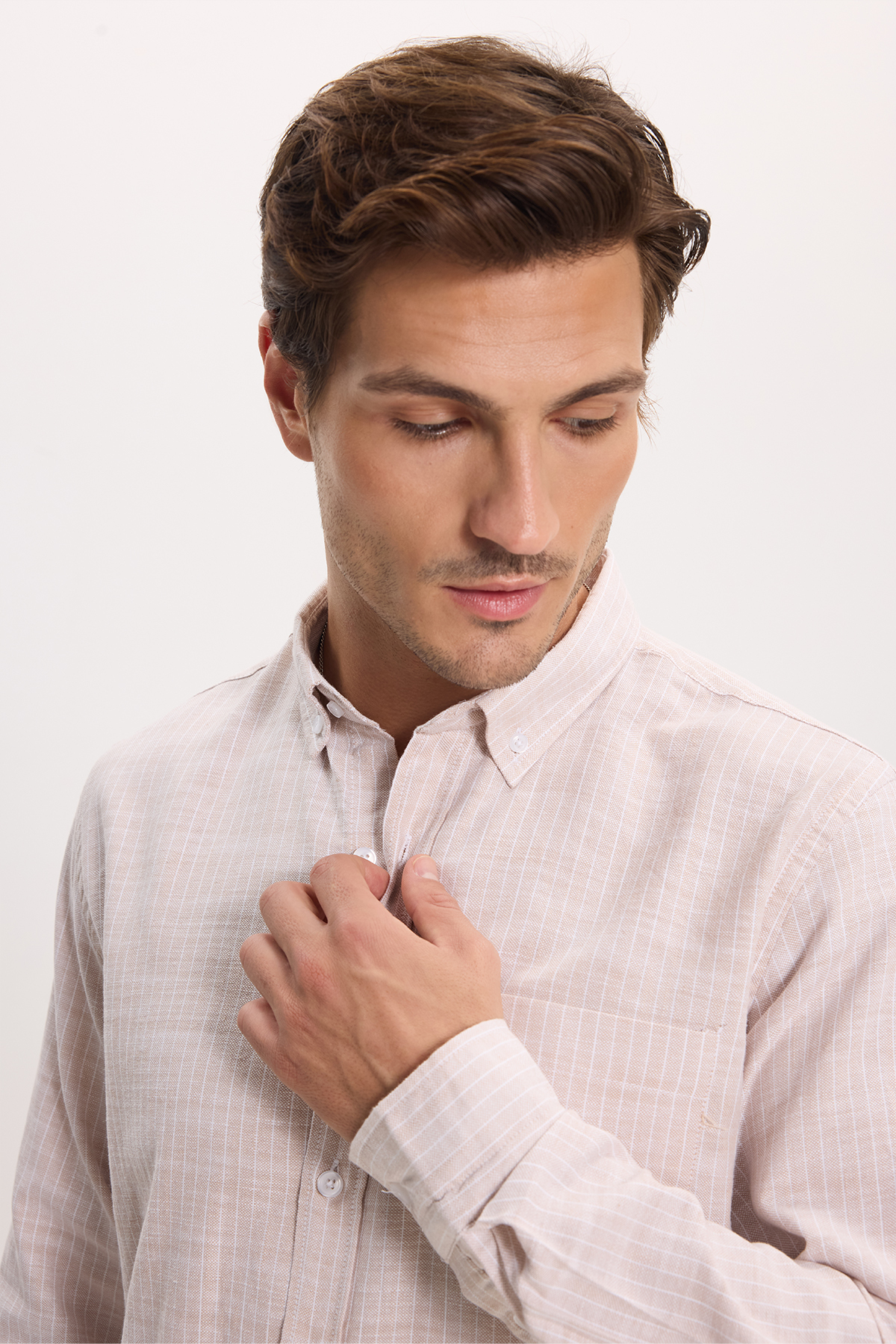 پیراهن تودورز مردانه کتان پنبه ای بژ کژوال / روزمره راه راه Slim Fit/اسلیم فیت    Slim/اسلیم فیت کژوال/روزمره | Tudors DR250031 TR - تصویر 6