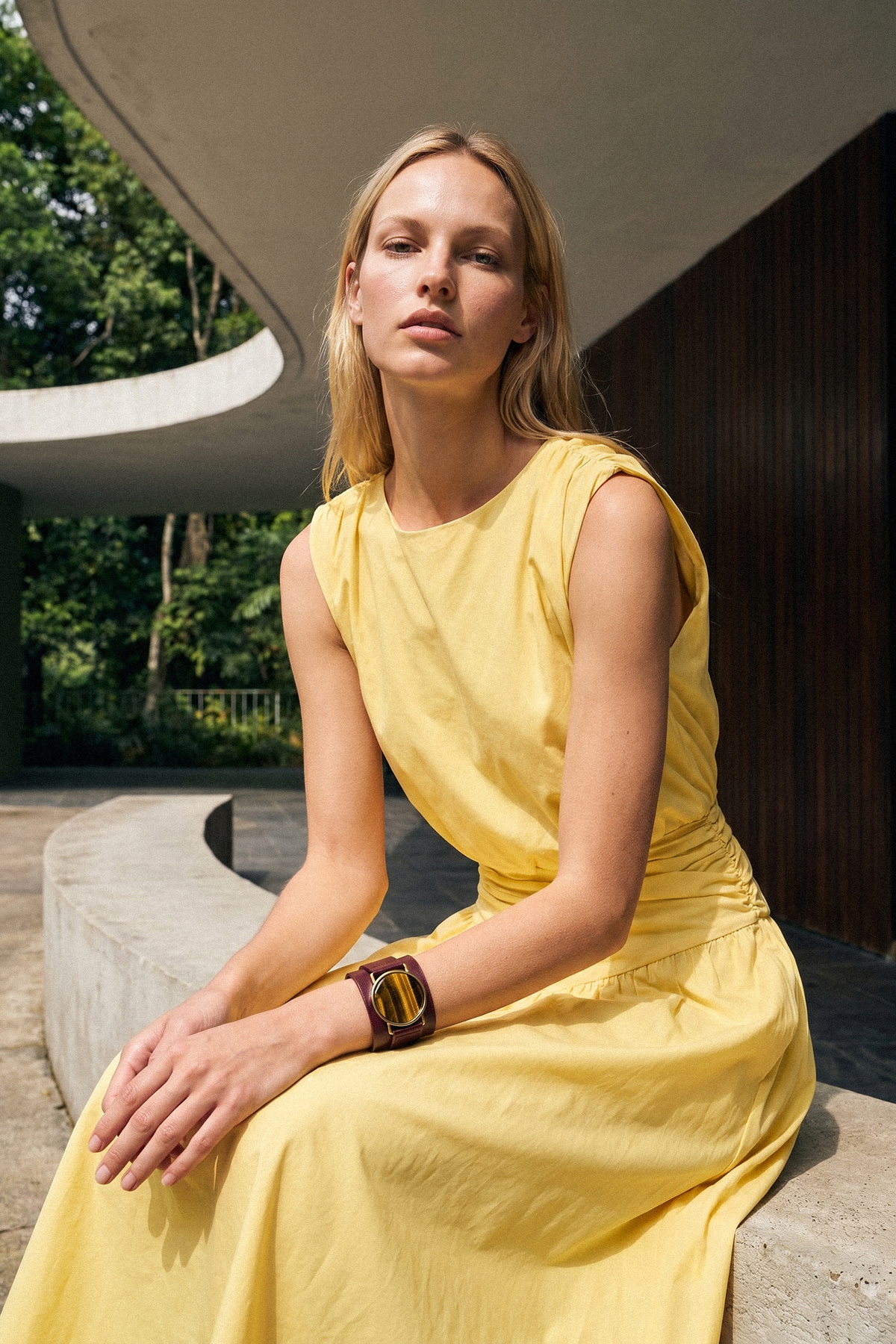 Trendyol Kollektion Gelbes Popeline-Korsagenkleid mit detailliertem Midi-Webm...