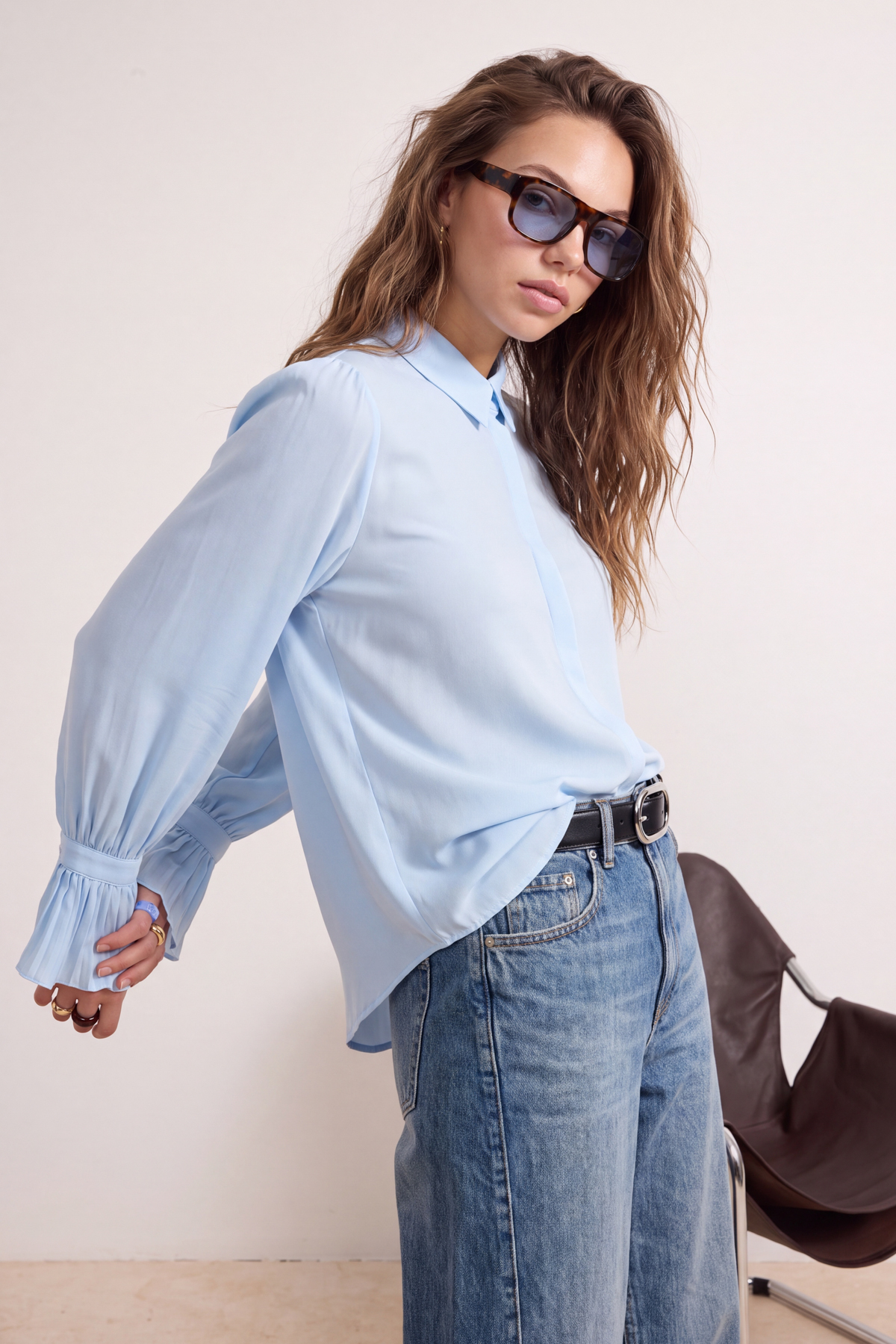 Trendyol Kollektion Babyblaues spanisches Webhemd mit regulärer Passform TWOA...