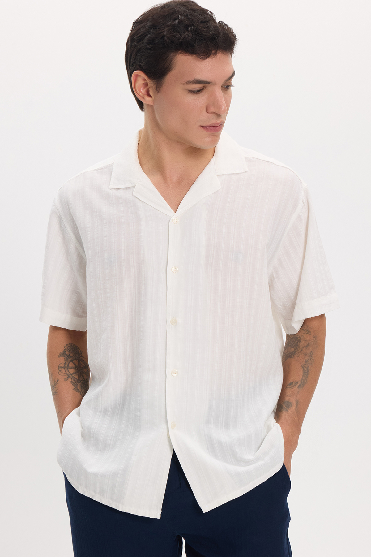 پیراهن تودورز مردانه پاموک سفید  راه راه Oversize/اورسایز    بیسیک کژوال/روزمره | Tudors OS260001 TR - تصویر 3