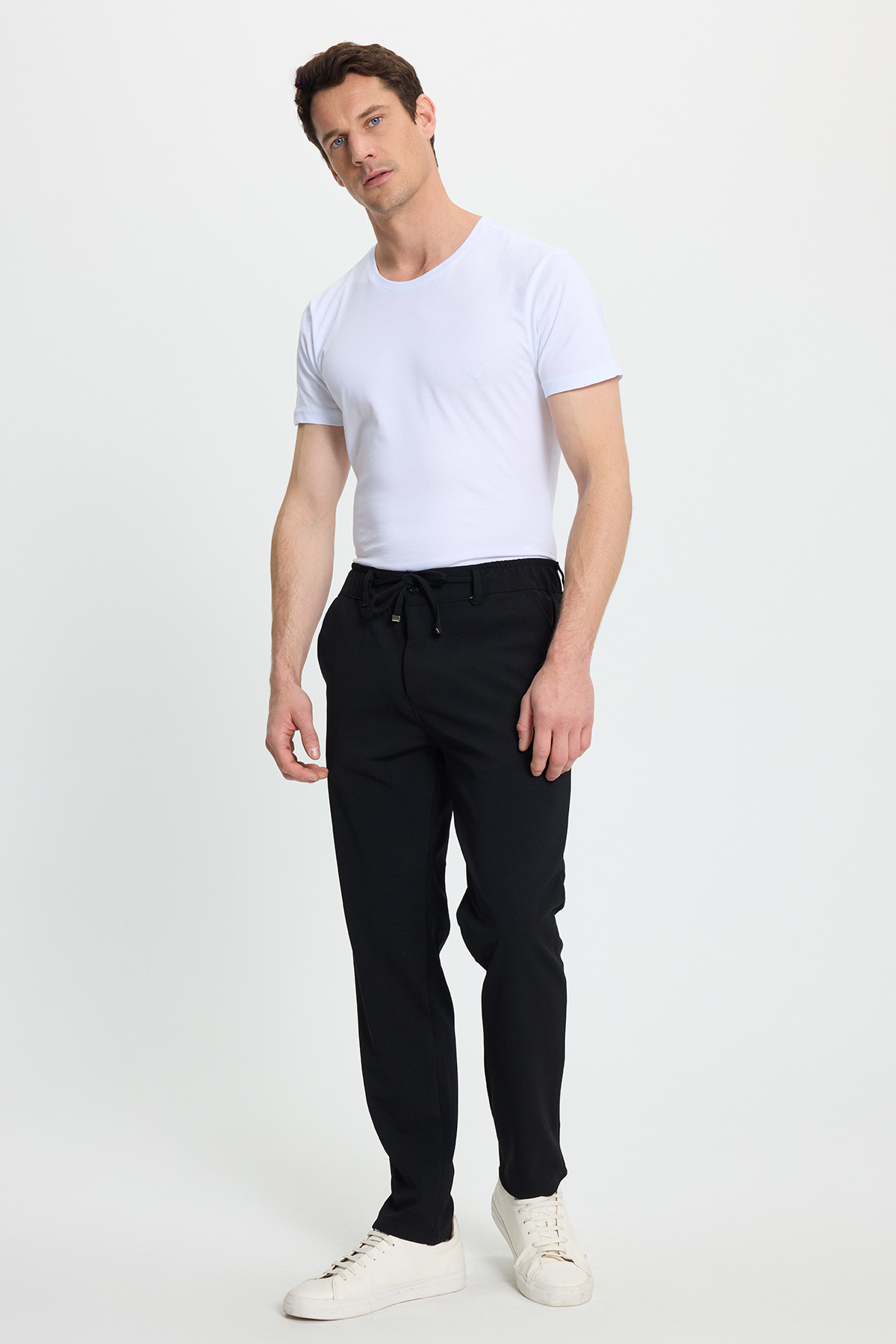 Tudors Erkek Slim Fit Dar Kesim Beli Lastikli Bağcık Detaylı Siyah Pantolon görsel 8