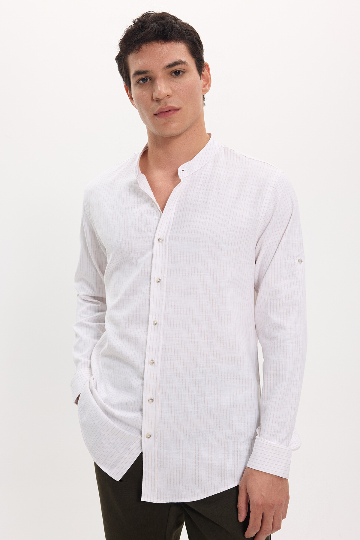 پیراهن تودورز مردانه کتان پنبه ای بژ  راه راه Slim Fit/اسلیم فیت    Slim/اسلیم فیت کژوال/روزمره | Tudors DR240051 TR - تصویر 4