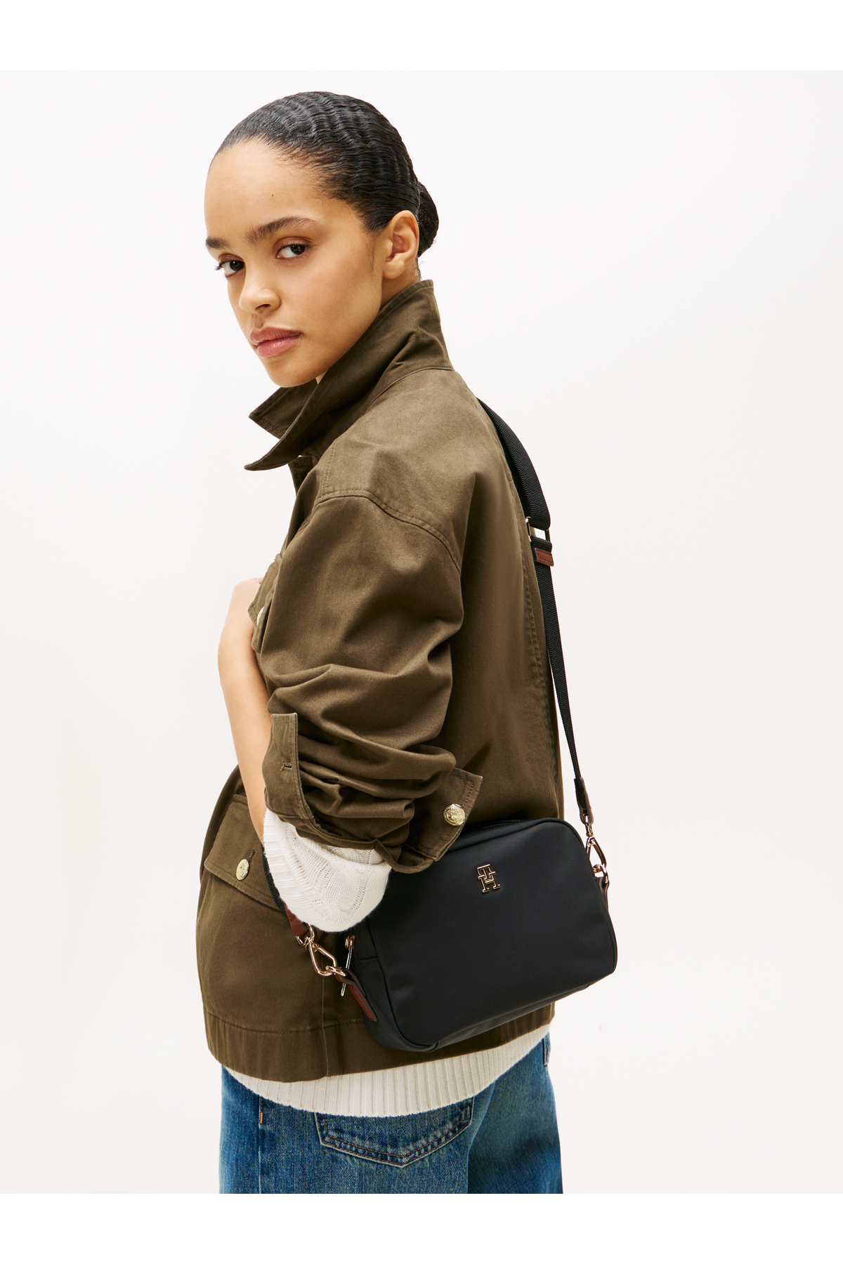 1_org_zoom Kadın Ayarlanabilir Omuz Askılı TH Monogram Logolu Siyah Çanta Tommy Hilfiger تامی هیلفیگر اورجینال - تصویر 1