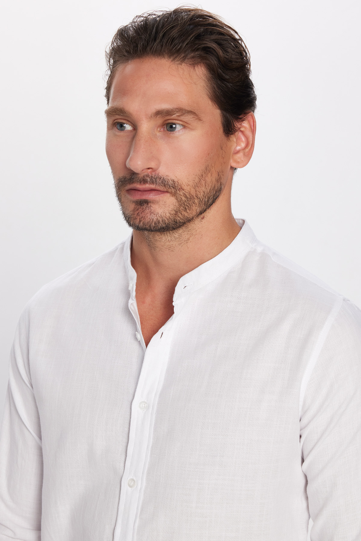 Tudors Erkek Slim Fit Dar Kesim Uzun Kollu %100 Pamuk Keten Doku Hakim Yaka Beyaz Gömlek görsel 4