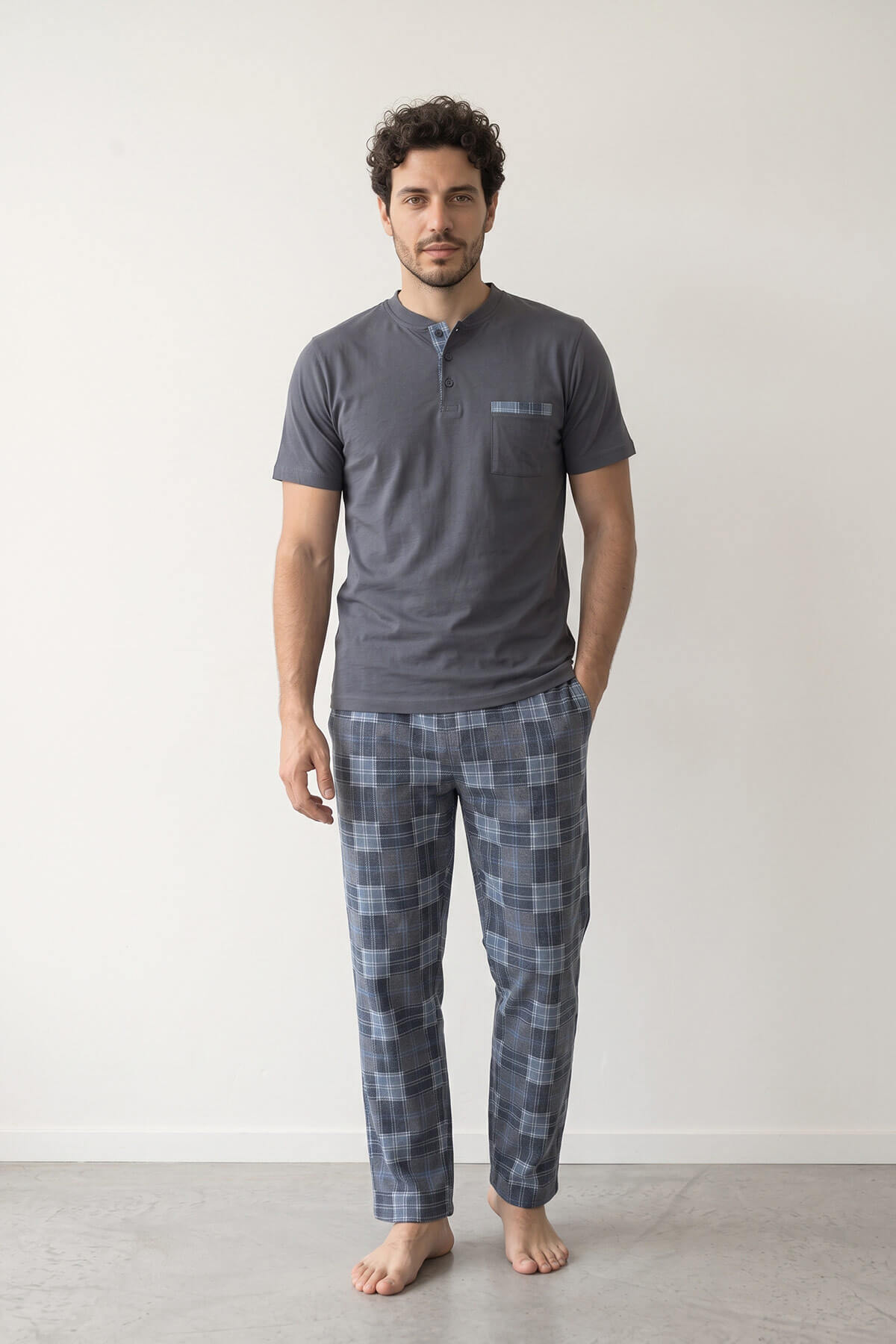 Pijamaevi Koyu Gri Ekose Patlı Cep Detaylı Kısa Kollu Erkek Pijama Takımı görsel 5