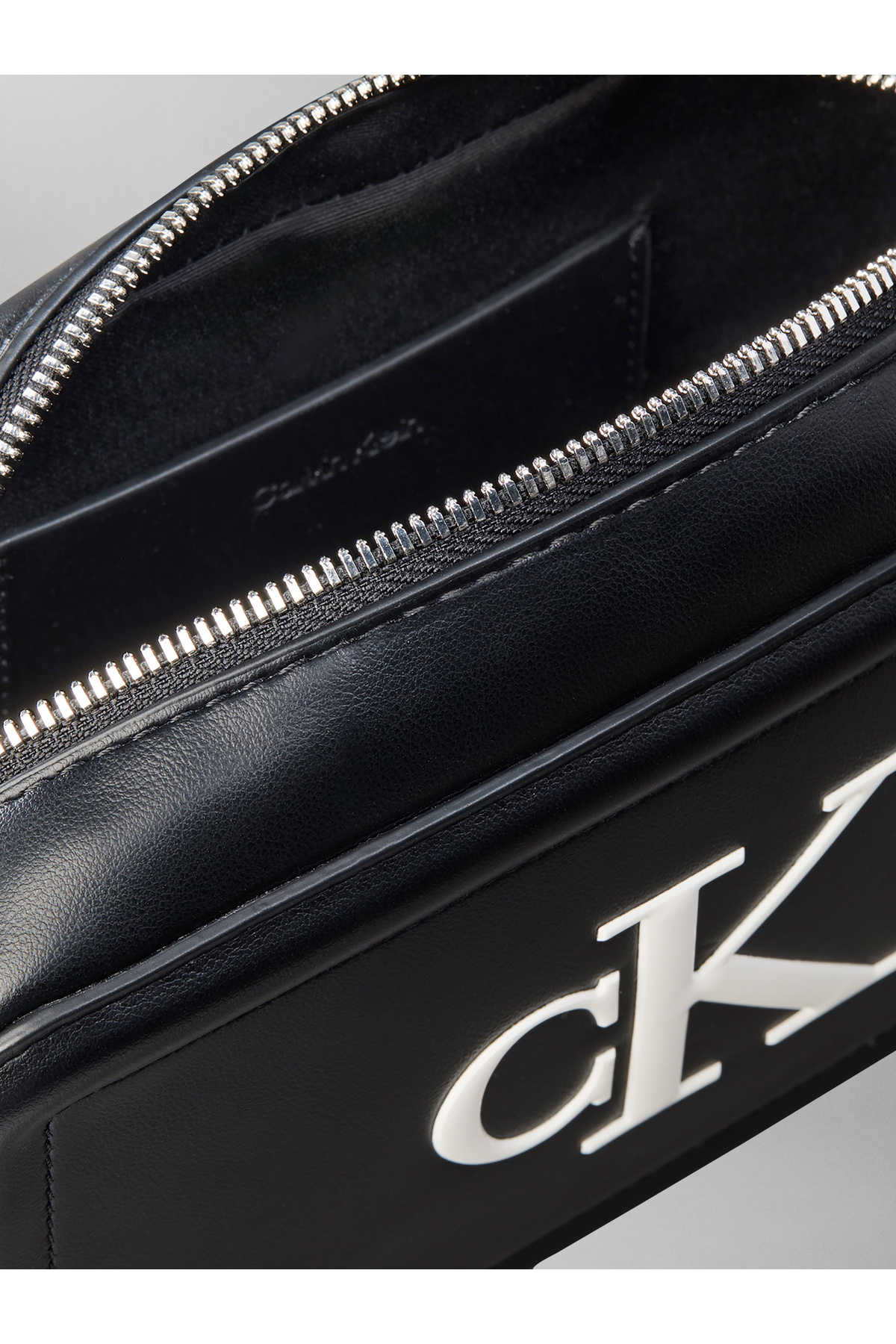 کیف Calvin Klein کالوین کلاین زنانه کراس بادی مشکی دوربین CK Bold LV04F3220G-3L2 اورجینال - تصویر 3