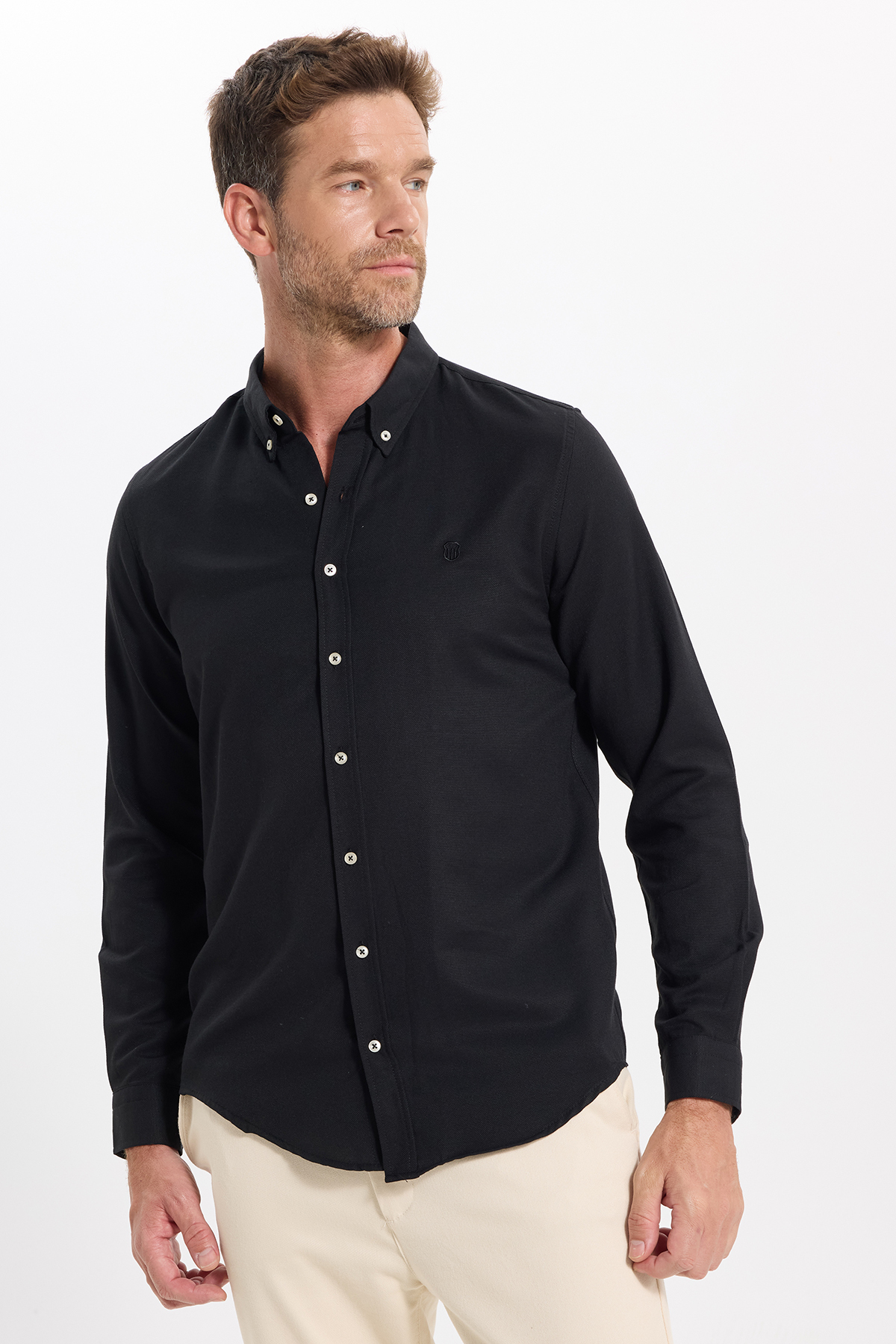 Tudors Erkek Slim Fit Dar Kesim Düz Oxford Armalı Düğmeli Yaka Siyah Spor Gömlek görsel 5