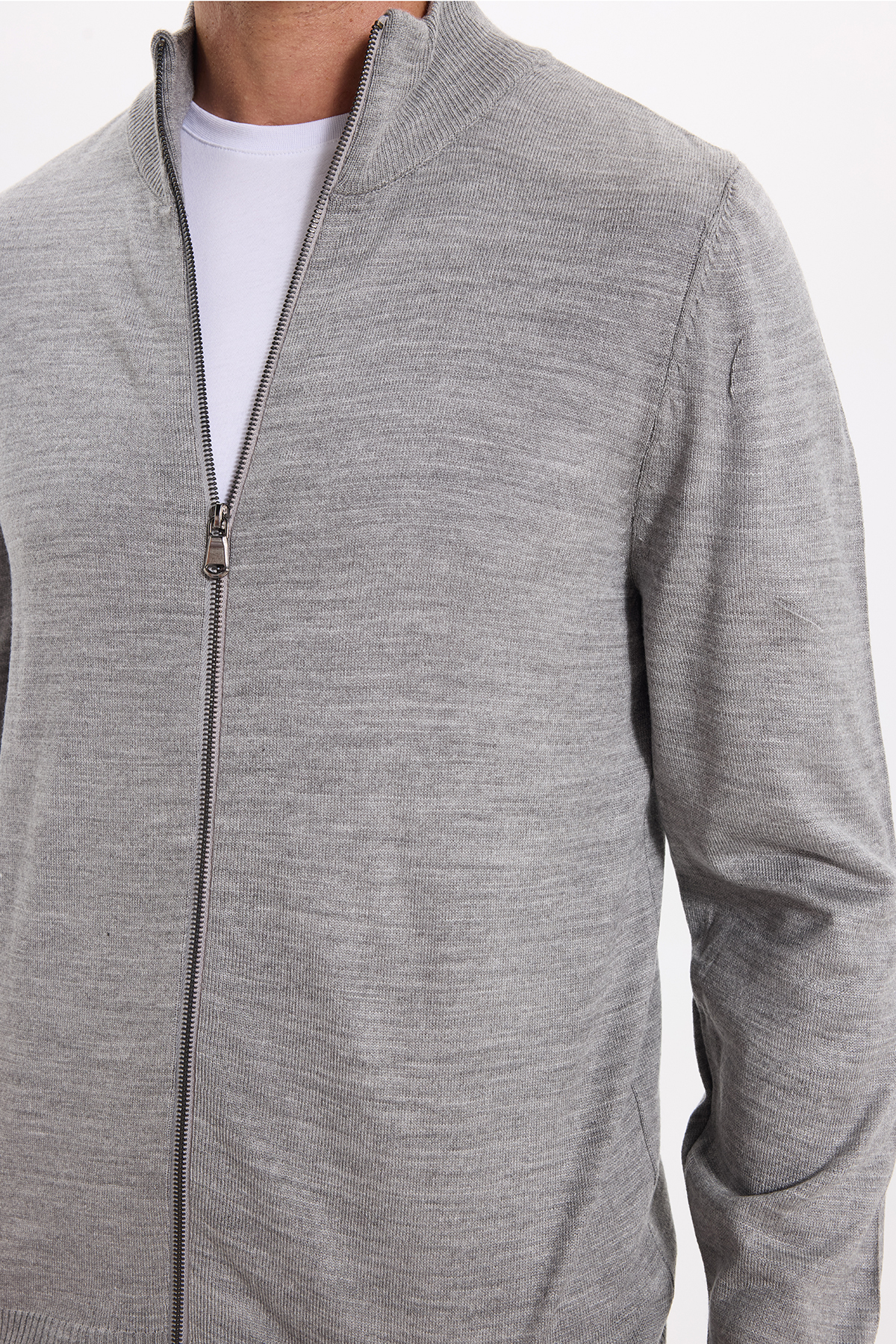 Tudors Erkek Slim Fit Dar Kesim Açık Gri Dik Yaka Fermuarlı Düz Hırka görsel 6