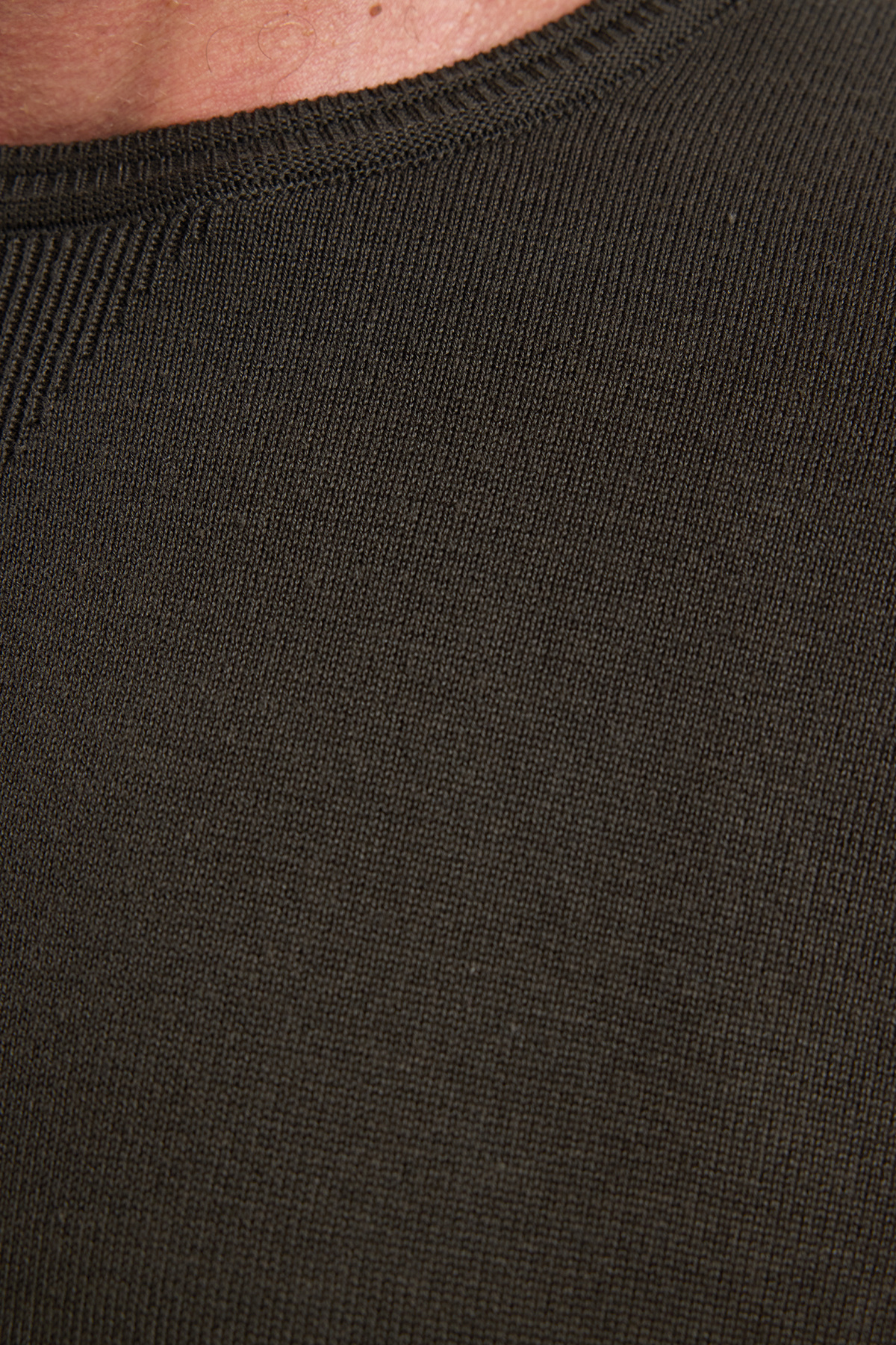 Erkek Slim Fit Dar Kesim Bisiklet Yaka Antrasit Triko Kazak — خاکستری KZ210014-02 — تصویر 5 از 9