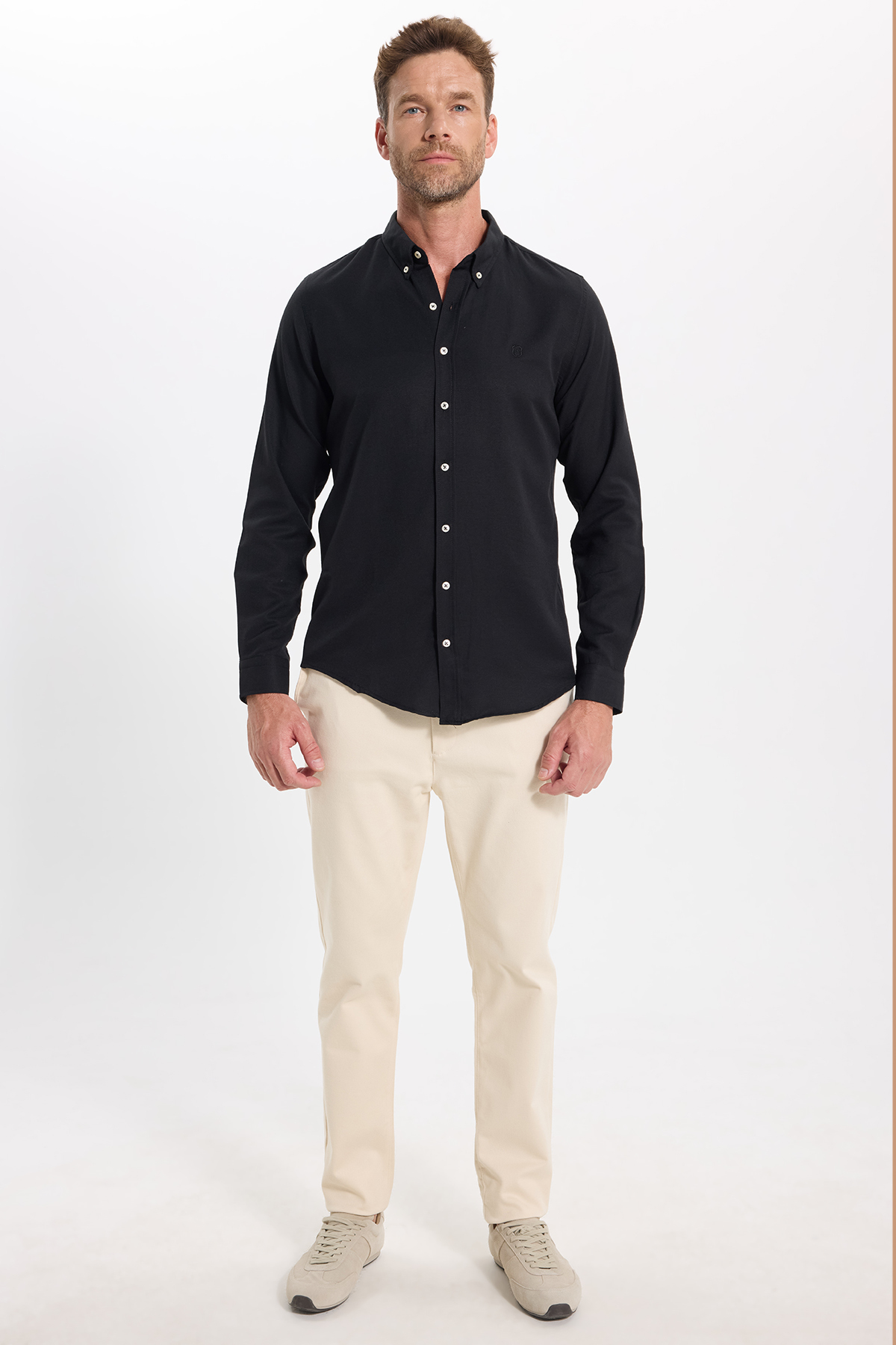 Tudors Erkek Slim Fit Dar Kesim Düz Oxford Armalı Düğmeli Yaka Siyah Spor Gömlek görsel 2