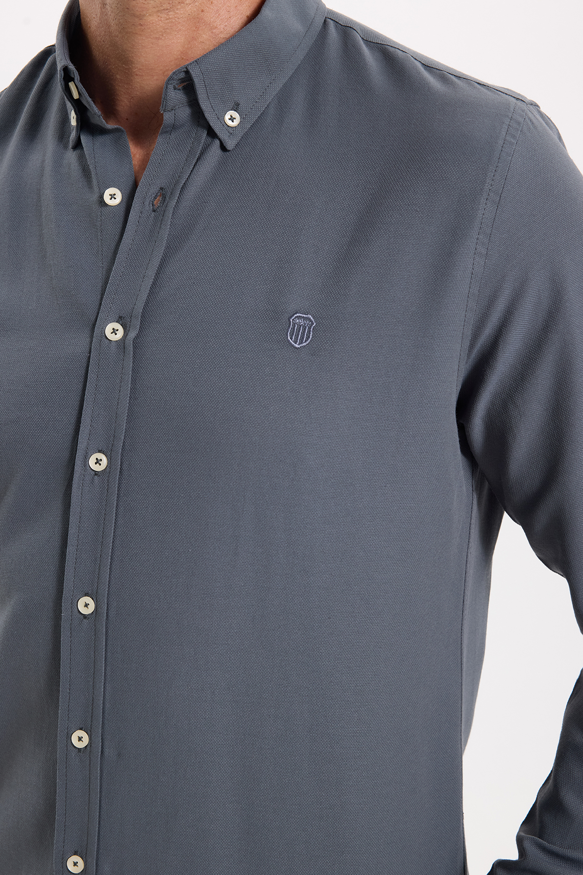 Tudors Erkek Slim Fit Dar Kesim Düz Oxford Armalı Düğmeli Yaka Antrasit Spor Gömlek görsel 5